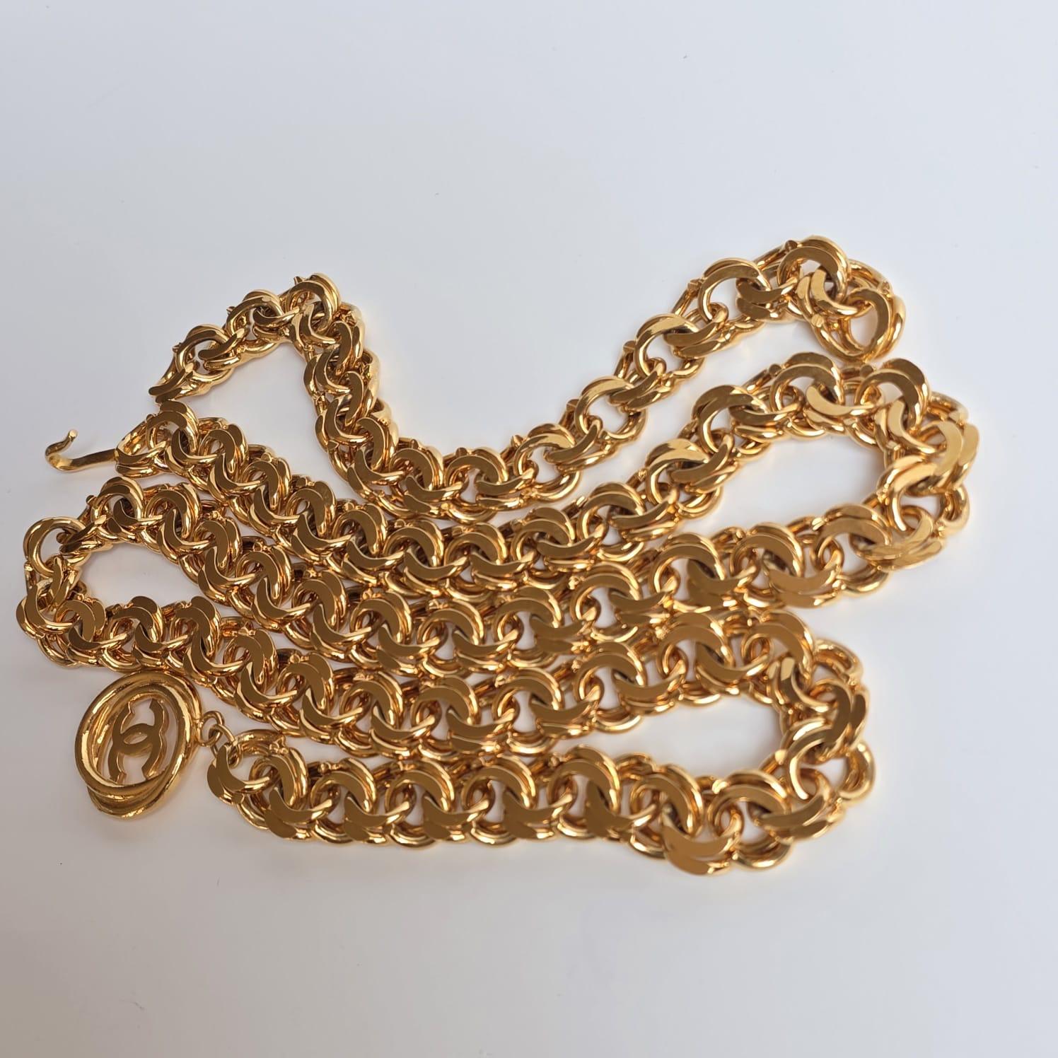 Cintura a strati con catena dorata Chanel vintage anni '90 in vendita 9