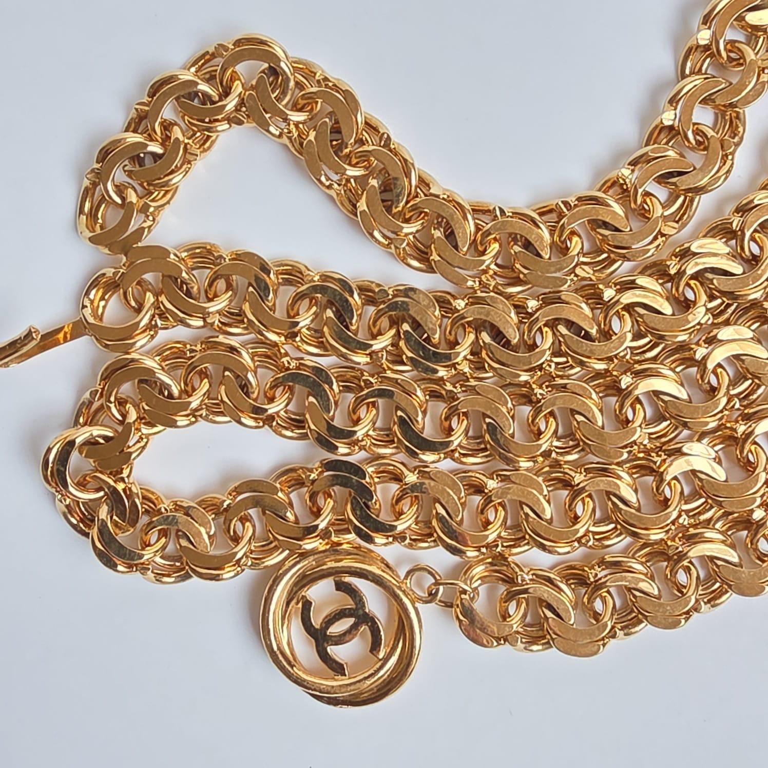 Cintura a strati con catena dorata Chanel vintage anni '90 in vendita 12