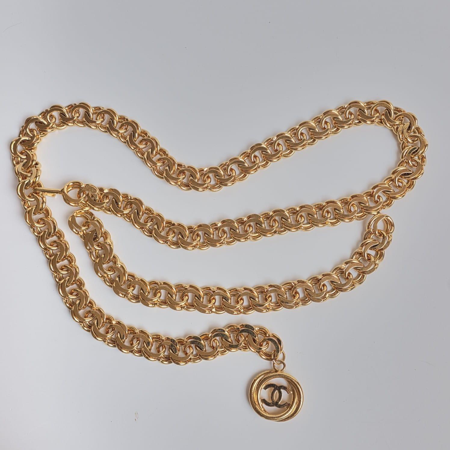 Cintura a strati con catena dorata Chanel vintage anni '90 in vendita 13