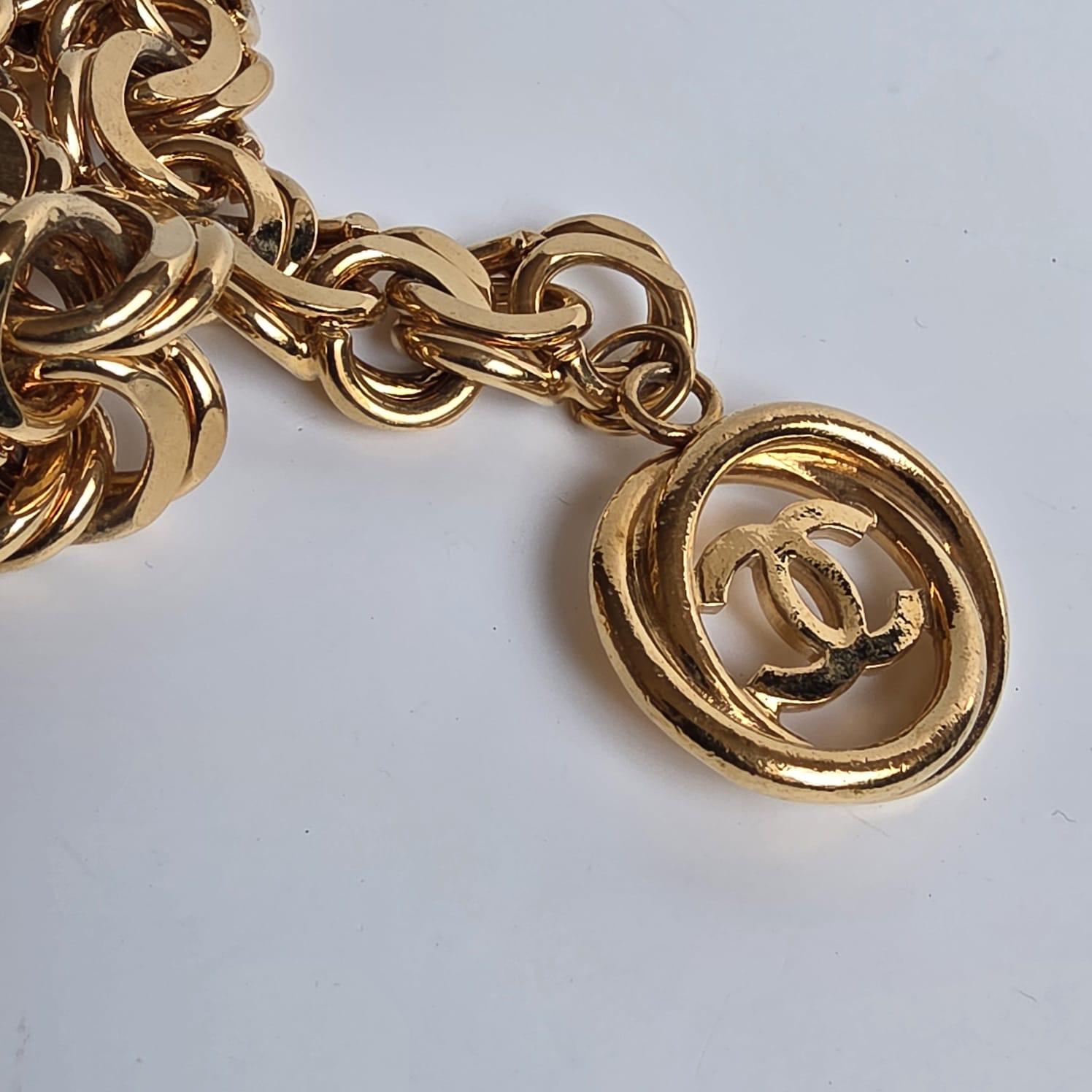 Cintura a strati con catena dorata Chanel vintage anni '90 in vendita 2
