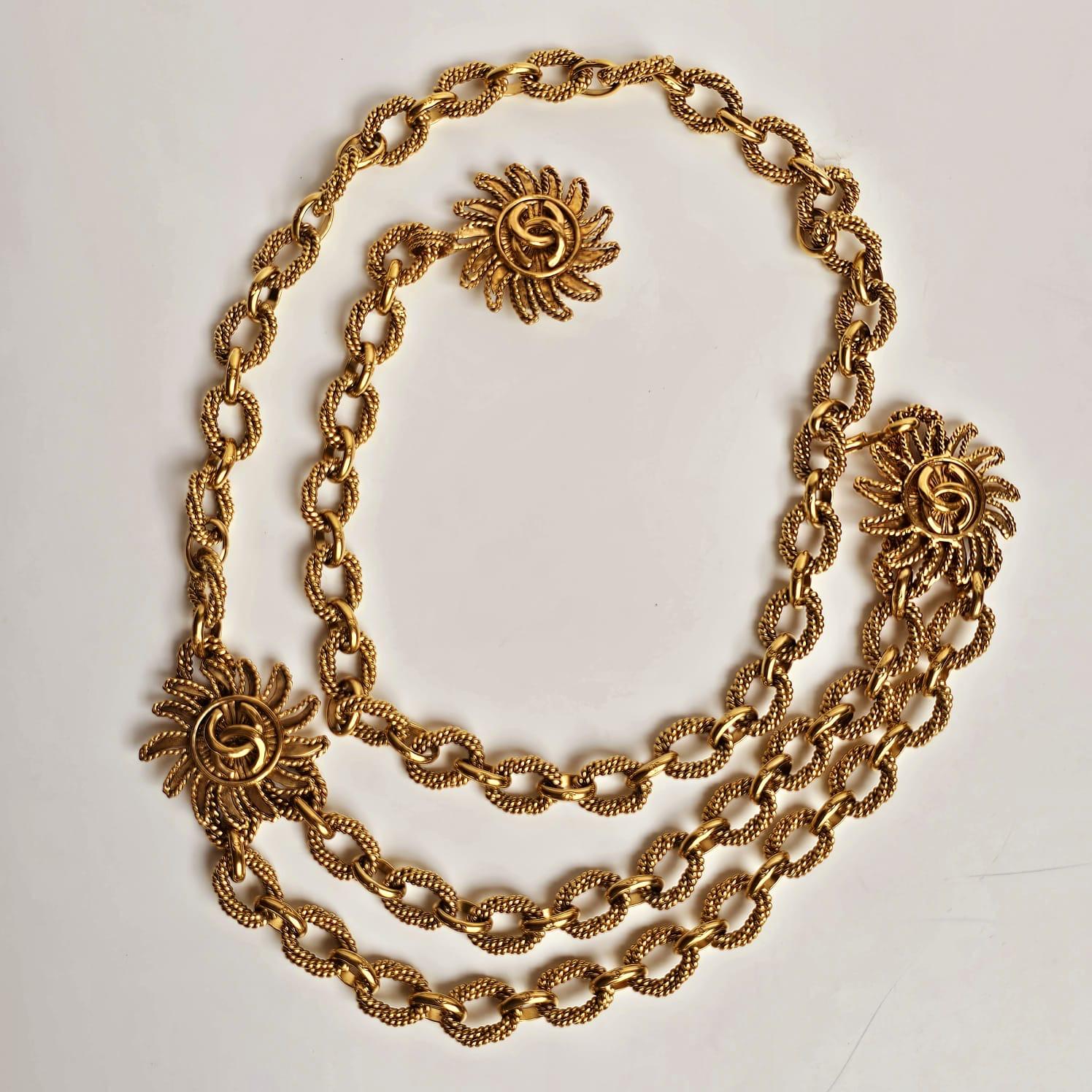 Vintage 1990s Chanel Gold Sun Medallion Layered Chain Waist Belt For Sale 8