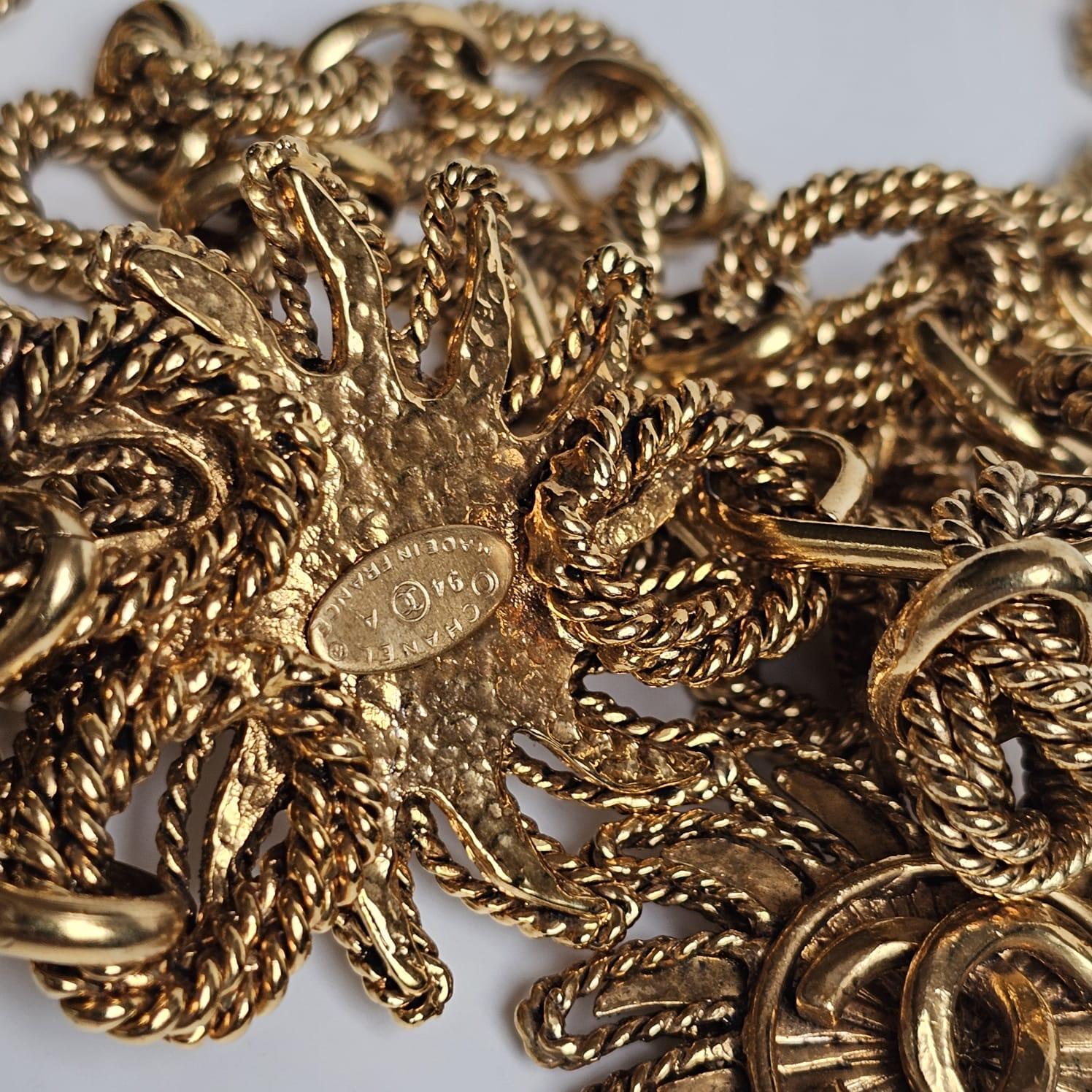 Women's Vintage 1990s Chanel Gold Sun Medallion Layered Chain Waist Belt For Sale