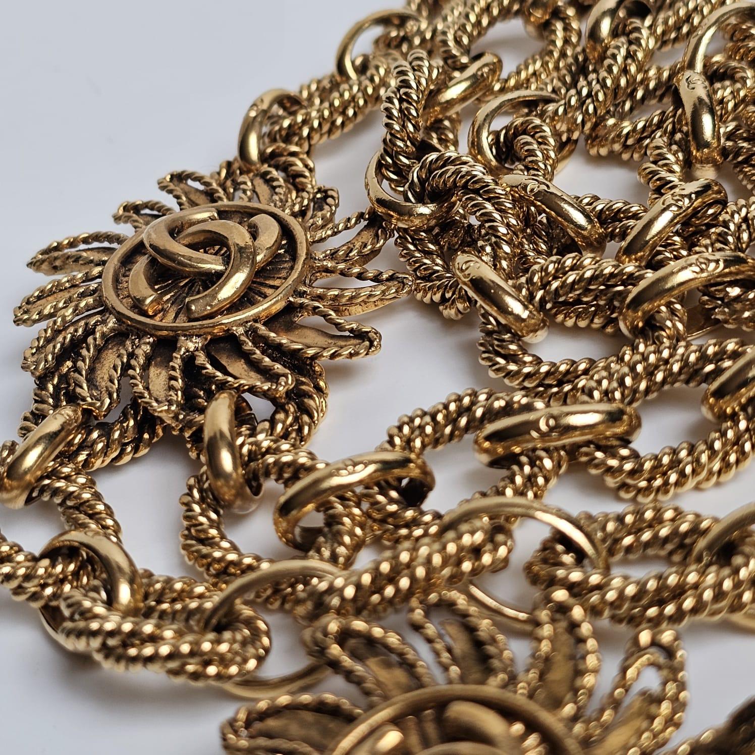 Vintage 1990s Chanel Gold Sun Medallion Layered Chain Waist Belt For Sale 1