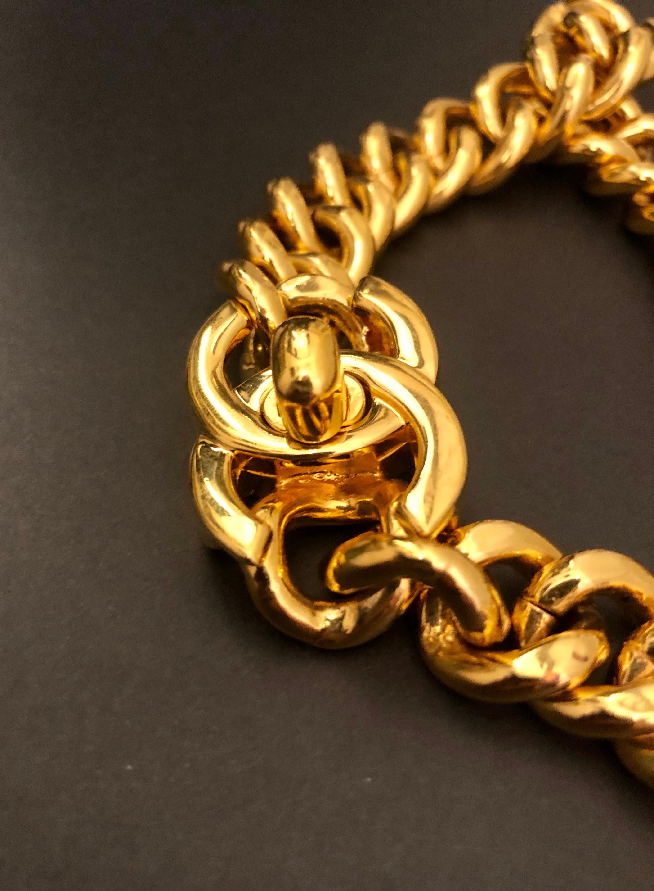 Women's 1996 Vintage CHANEL Gold Toned Turnlock Chain Necklace Turn Lock For Sale