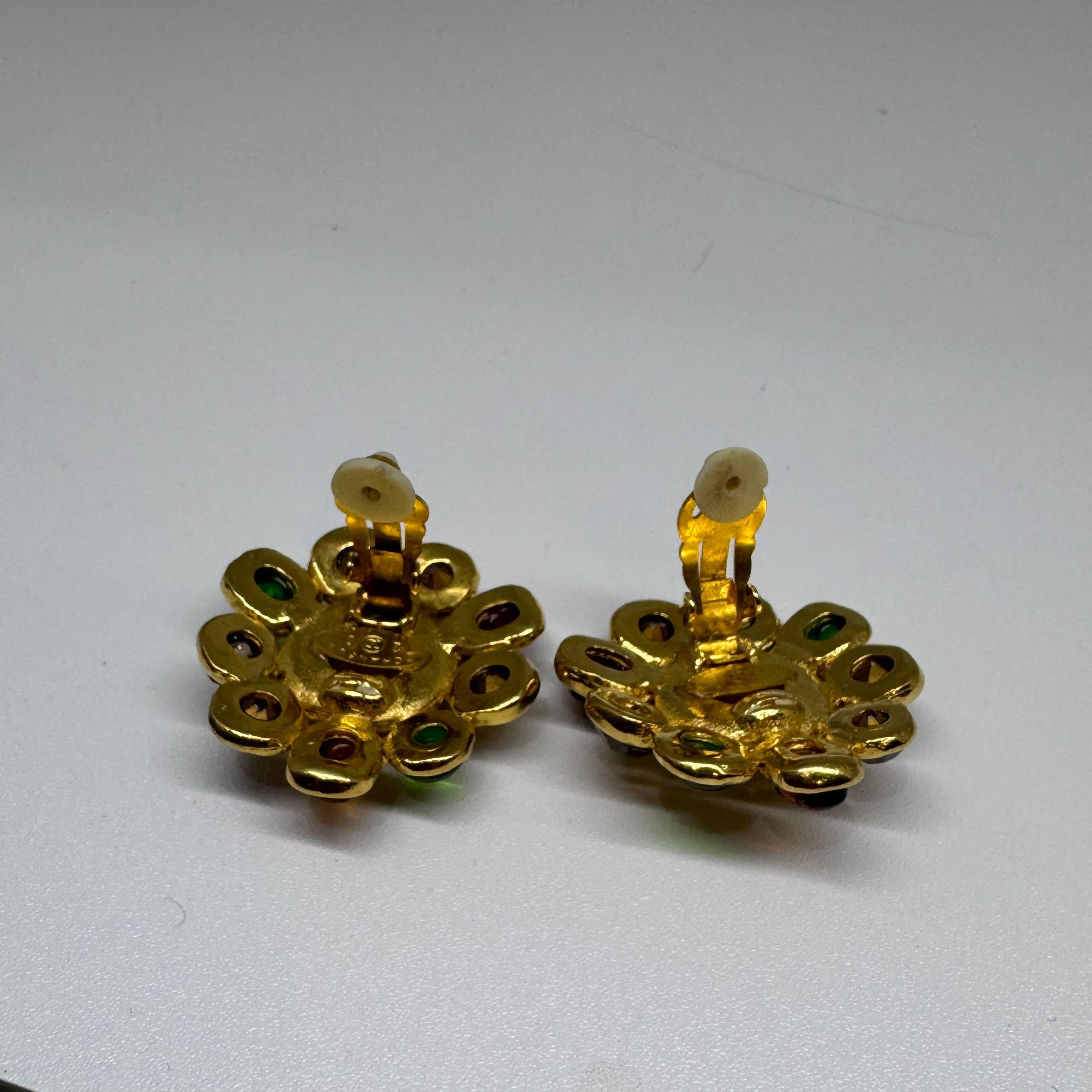 Women's Vintage 1990s Chanel Gripoix Clip On Earrings