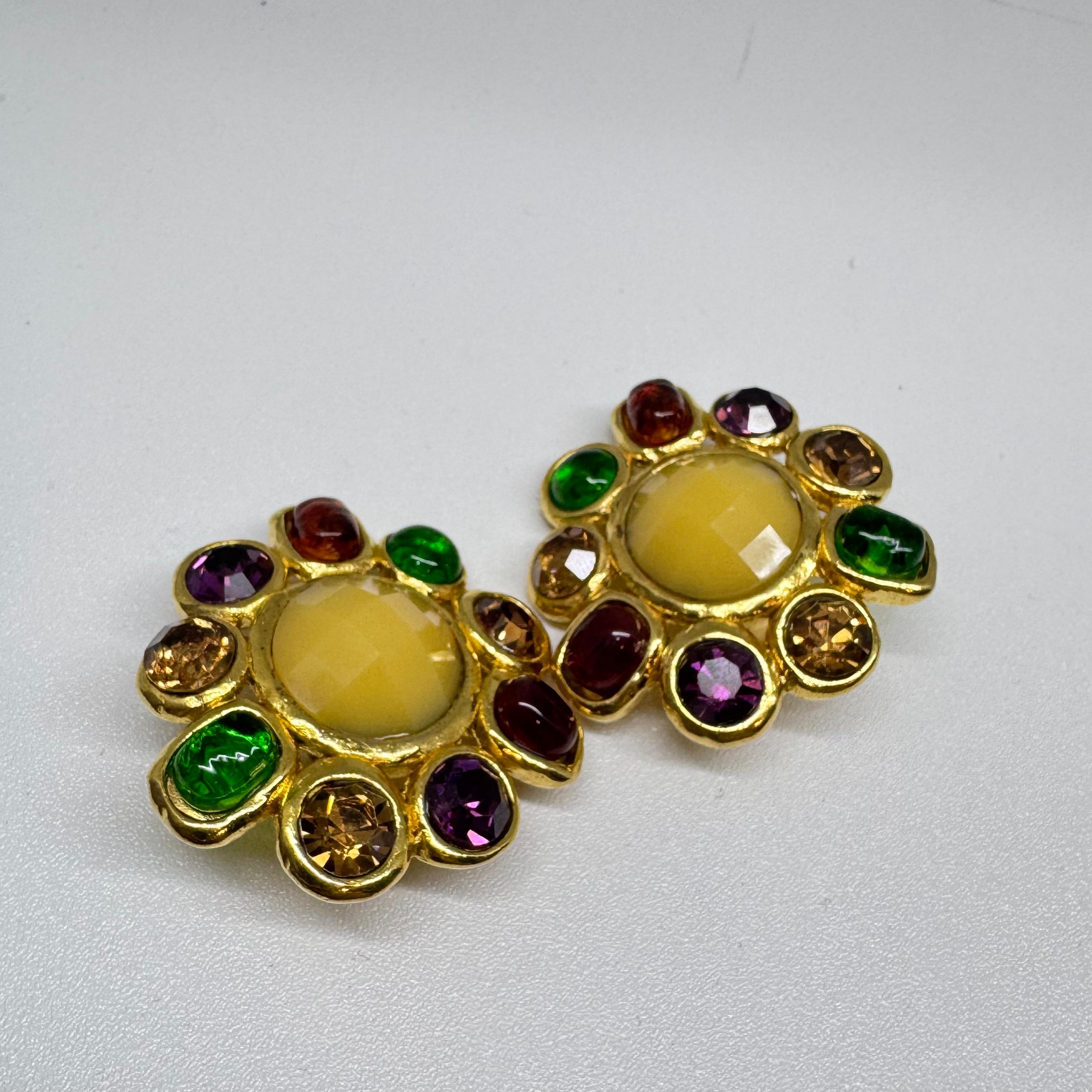 Vintage 1990s Chanel Gripoix Clip On Earrings 2