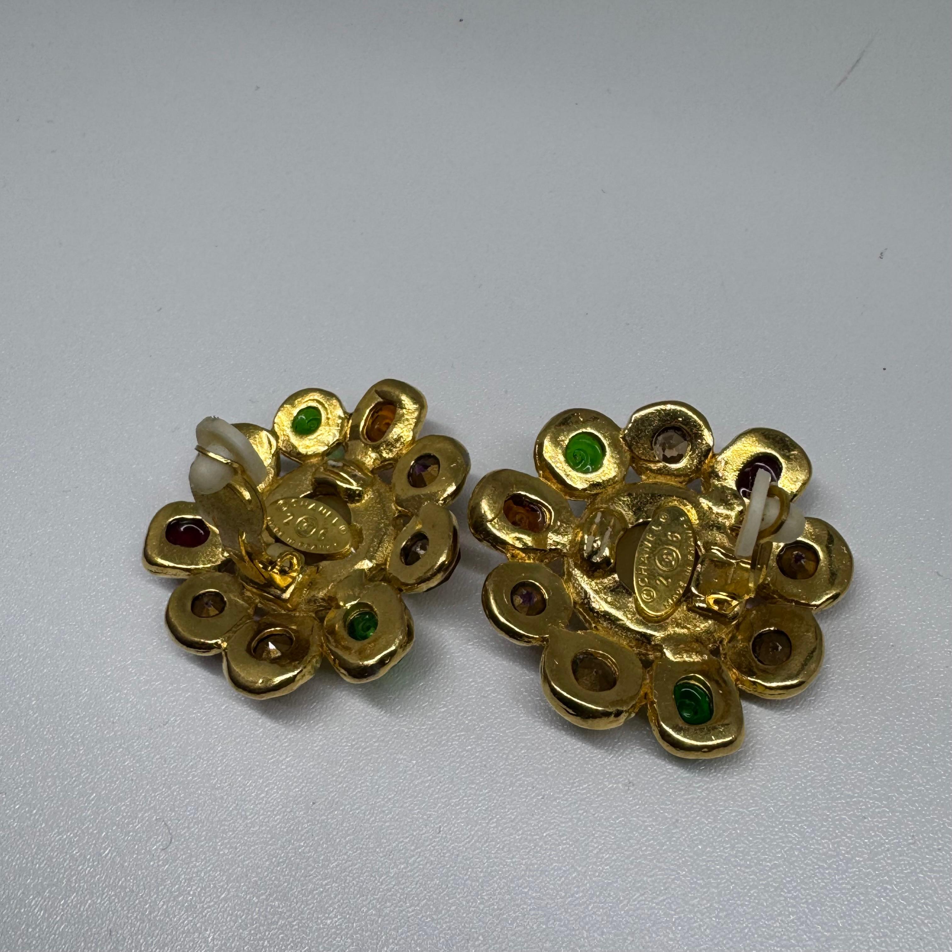 Vintage 1990s Chanel Gripoix Clip On Earrings 3