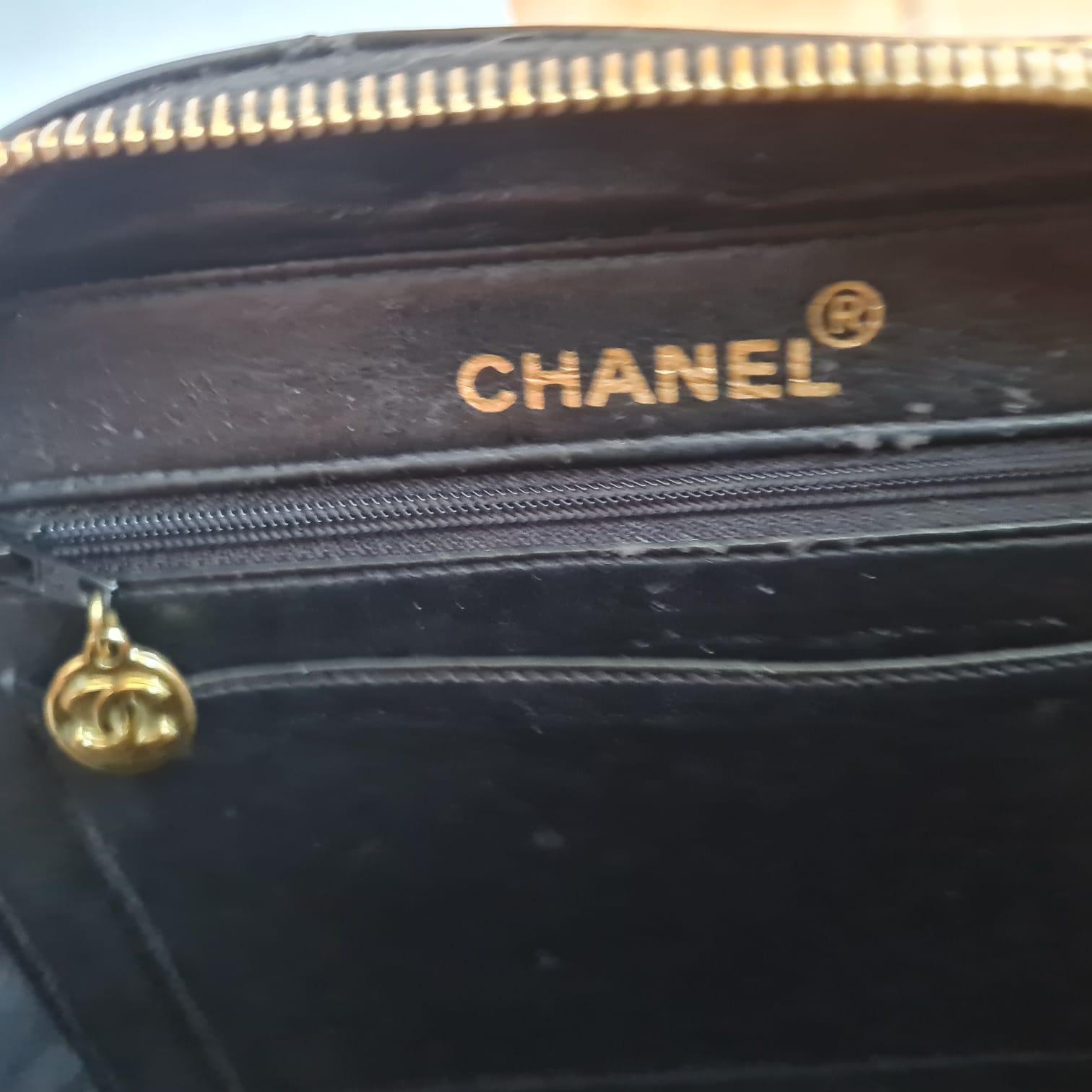 Vintage 1990s Chanel Patent Quilted Vanity Lunchbox Top Handle Bag 6