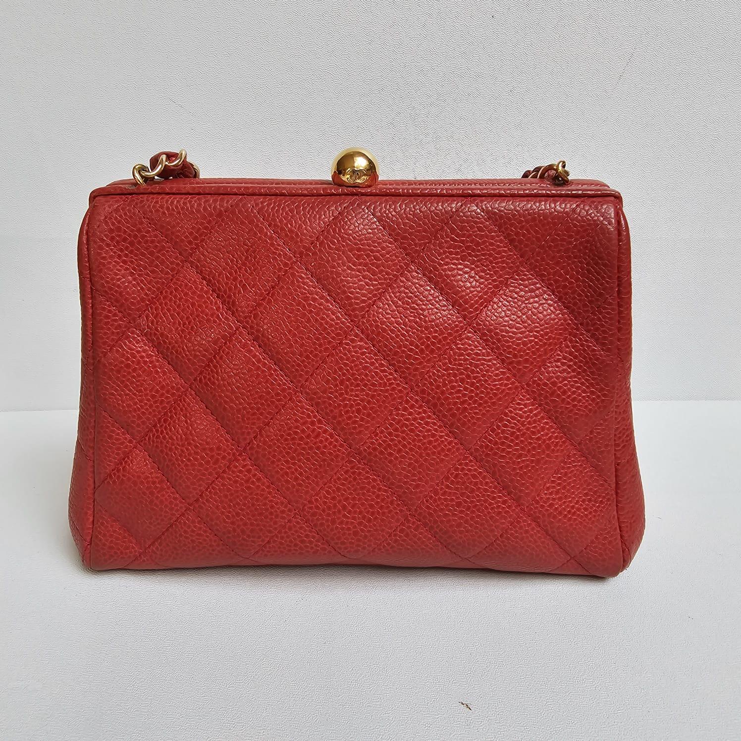 Vintage 1990s Chanel Red Caviar Quilted Mini Purse Sling Bag In Good Condition For Sale In Jakarta, Daerah Khusus Ibukota Jakarta