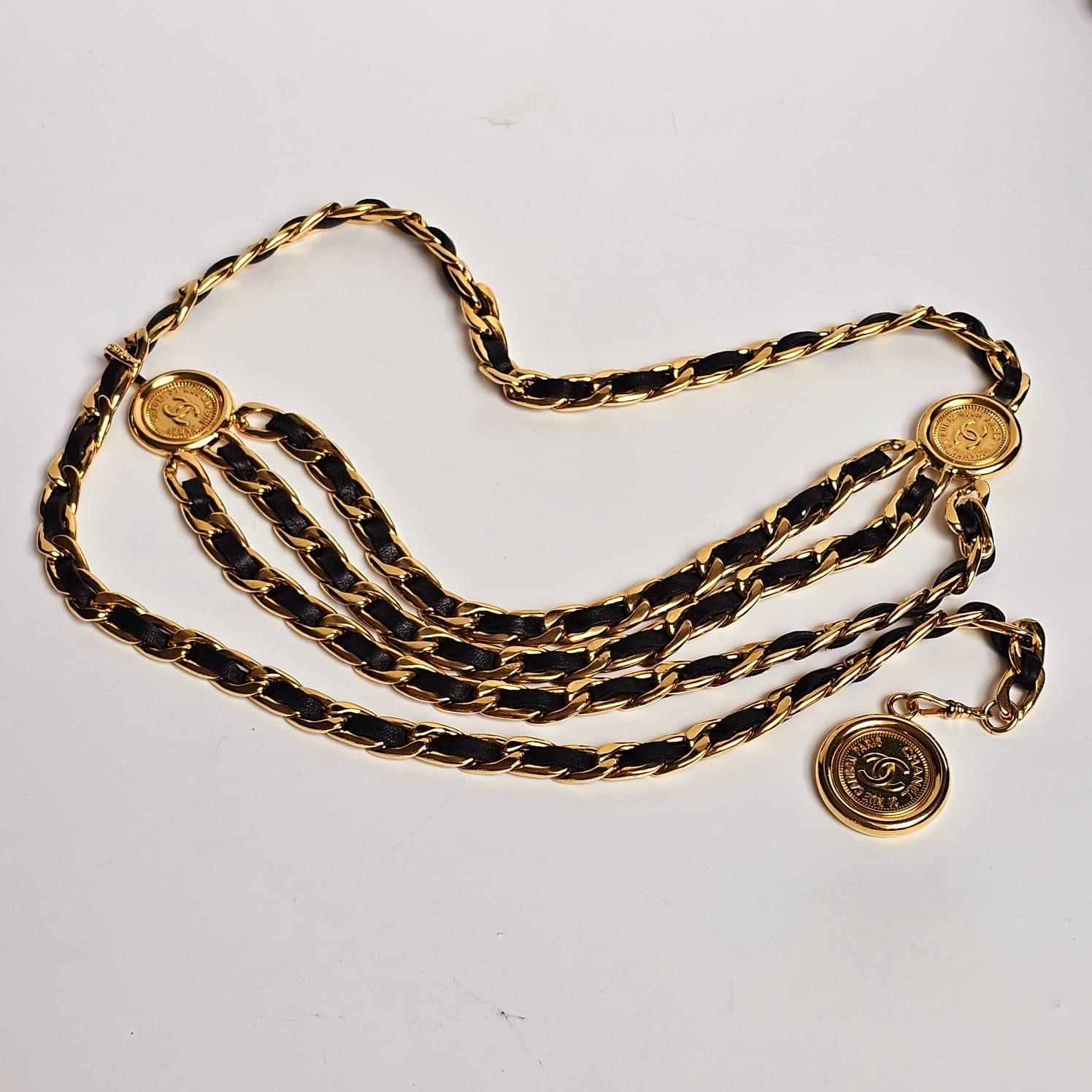 Iconic chanel triple layered vintage belt. In good vintage condition overall. Minor tarnishing on the hardware. Length is 100 cm.