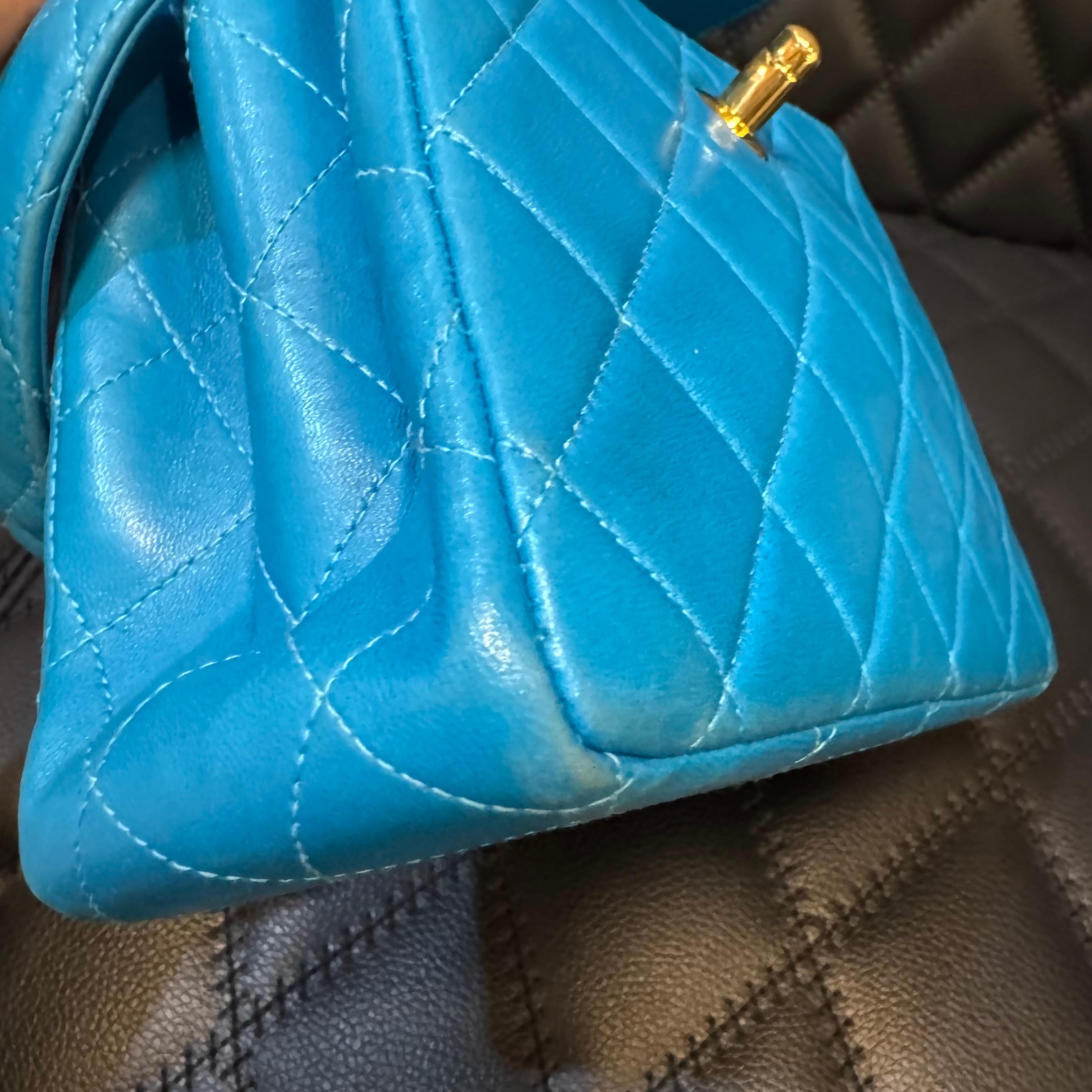 Vintage 1990s Chanel Turquoise Lambskin Quilted Mini Top Handle Flap Bag In Good Condition For Sale In Jakarta, Daerah Khusus Ibukota Jakarta