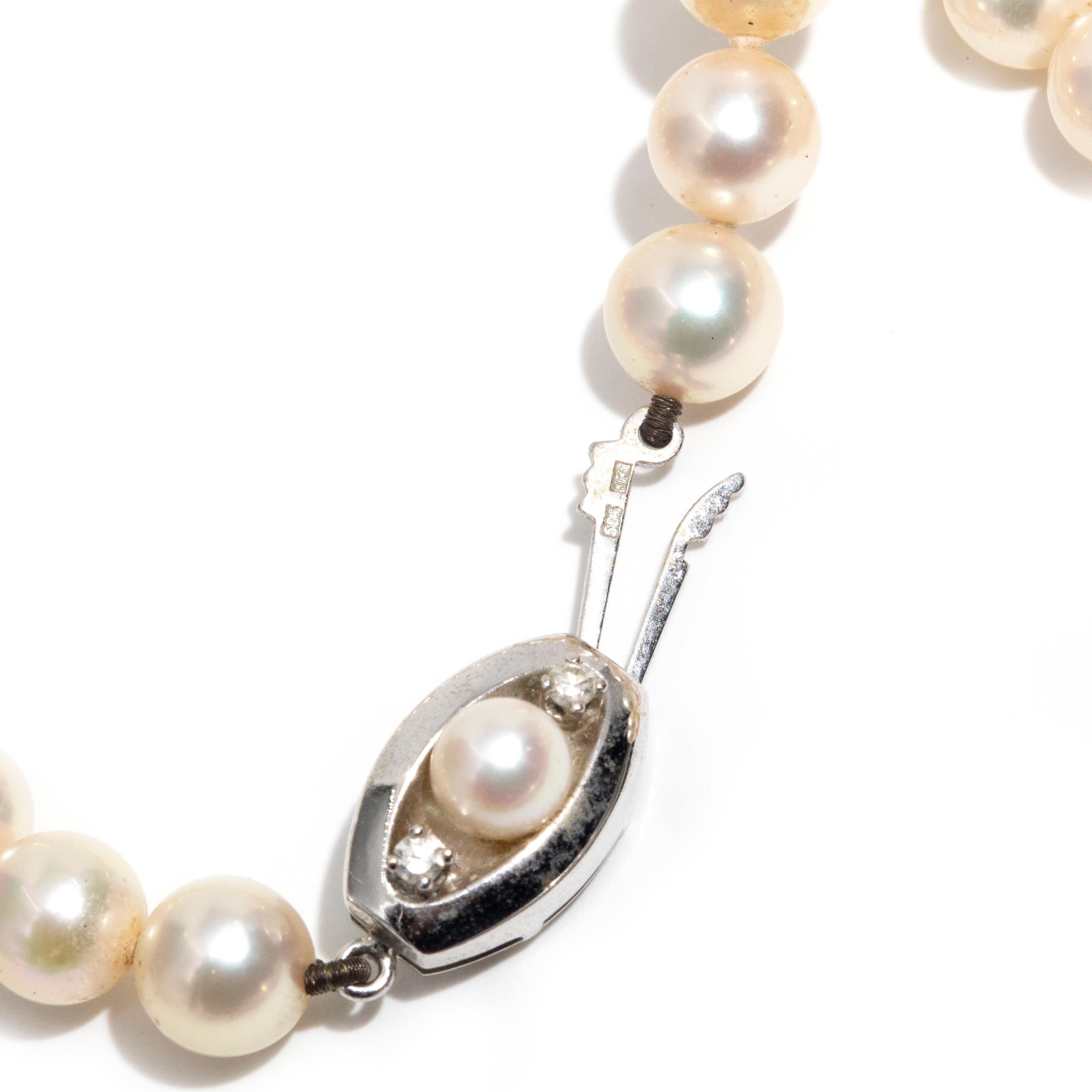 Women's Vintage 1990s Cultured High Lustre Cream Colour Akoya Pearl Strand Necklace