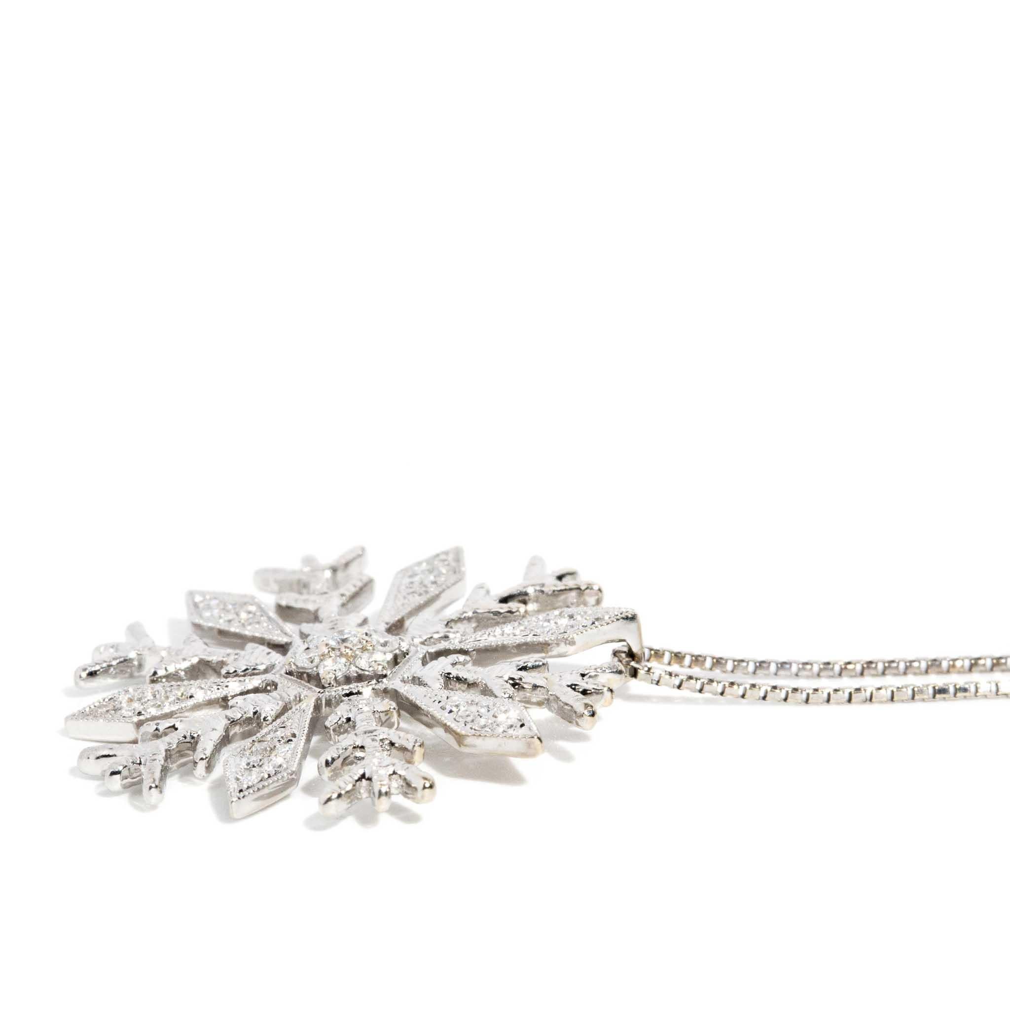 Vintage 1990s Diamond Snowflake Pendant & Chain 18 Carat White Gold For Sale 1