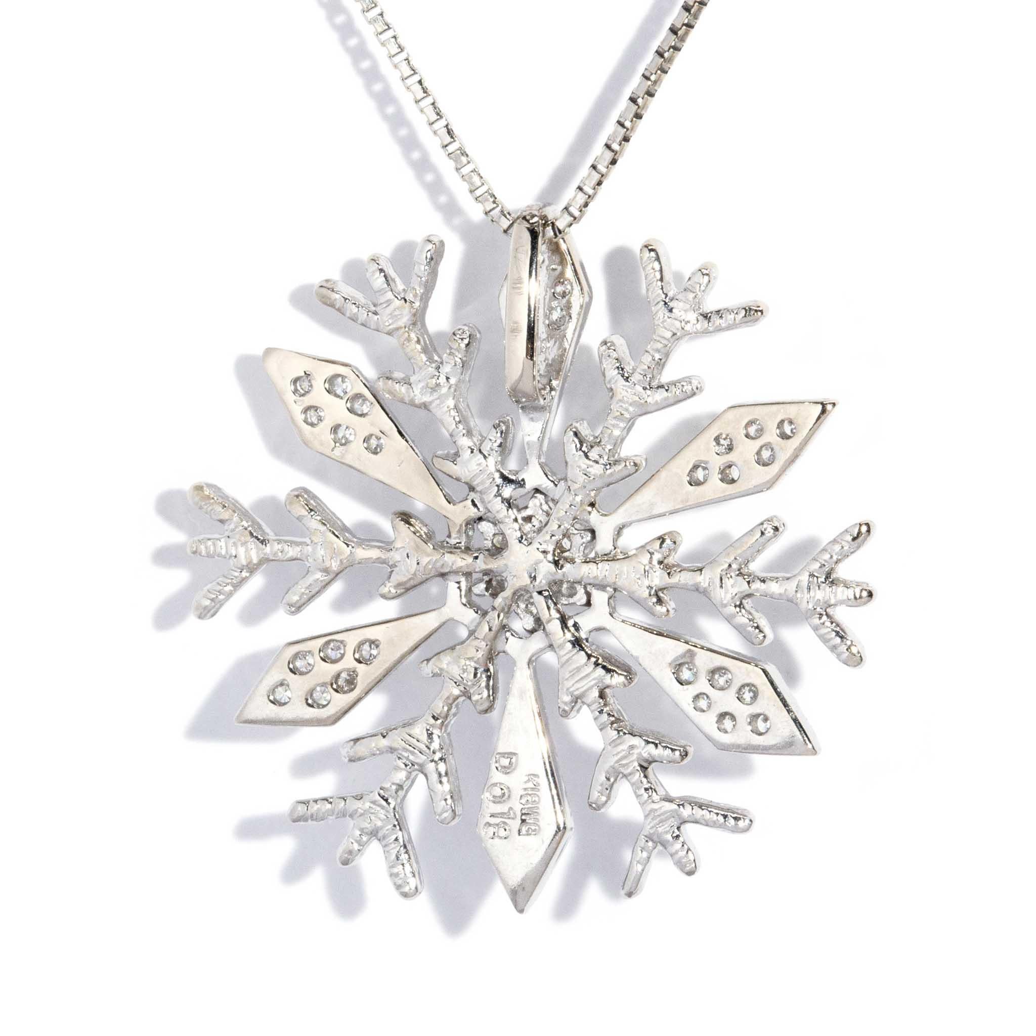 Vintage 1990s Diamond Snowflake Pendant & Chain 18 Carat White Gold For Sale 3