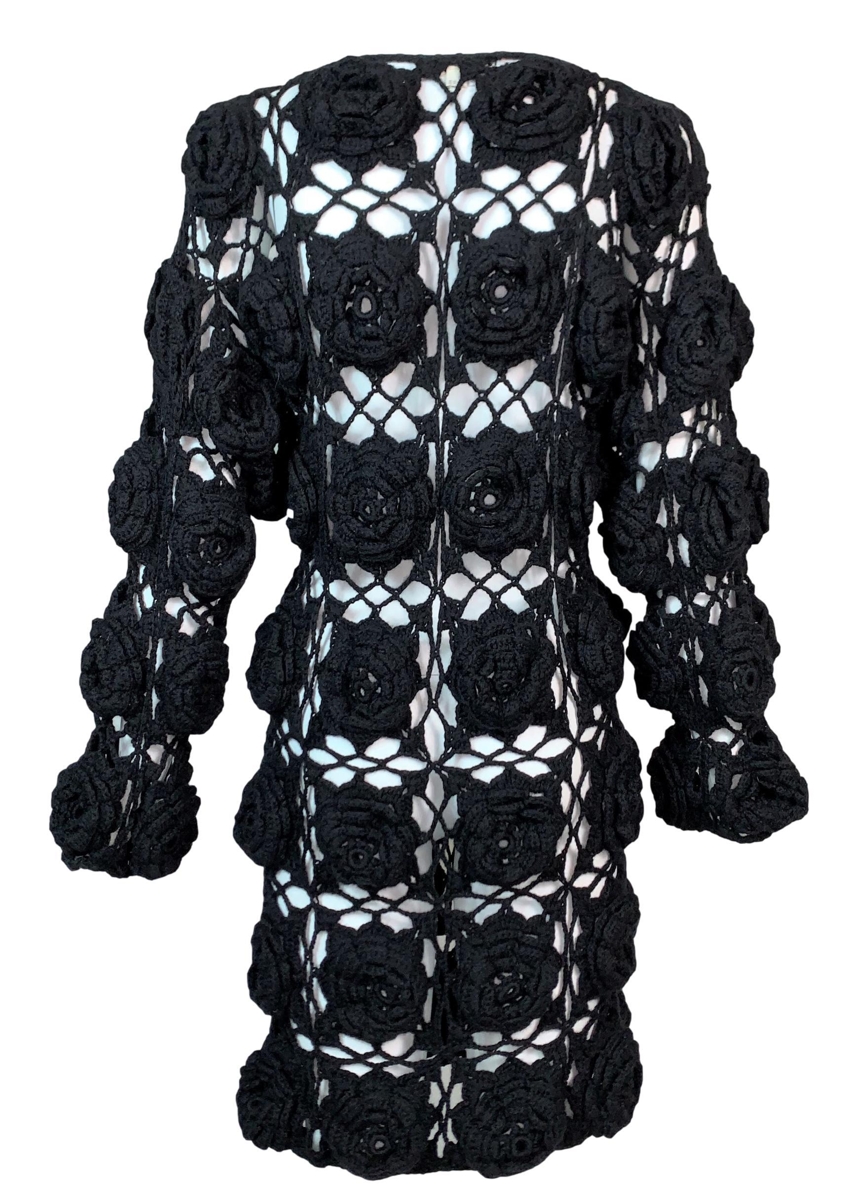 Nero Vintage anni '90 Dolce & Gabbana Vestito nero trasparente con fiori all'uncinetto 3-D