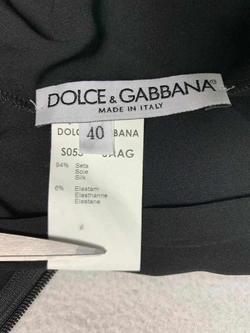 Vintage 1990's Dolce & Gabbana Sheer Schwarz Stretch Seide Spitze Trim Kleid im Zustand „Gut“ in Yukon, OK