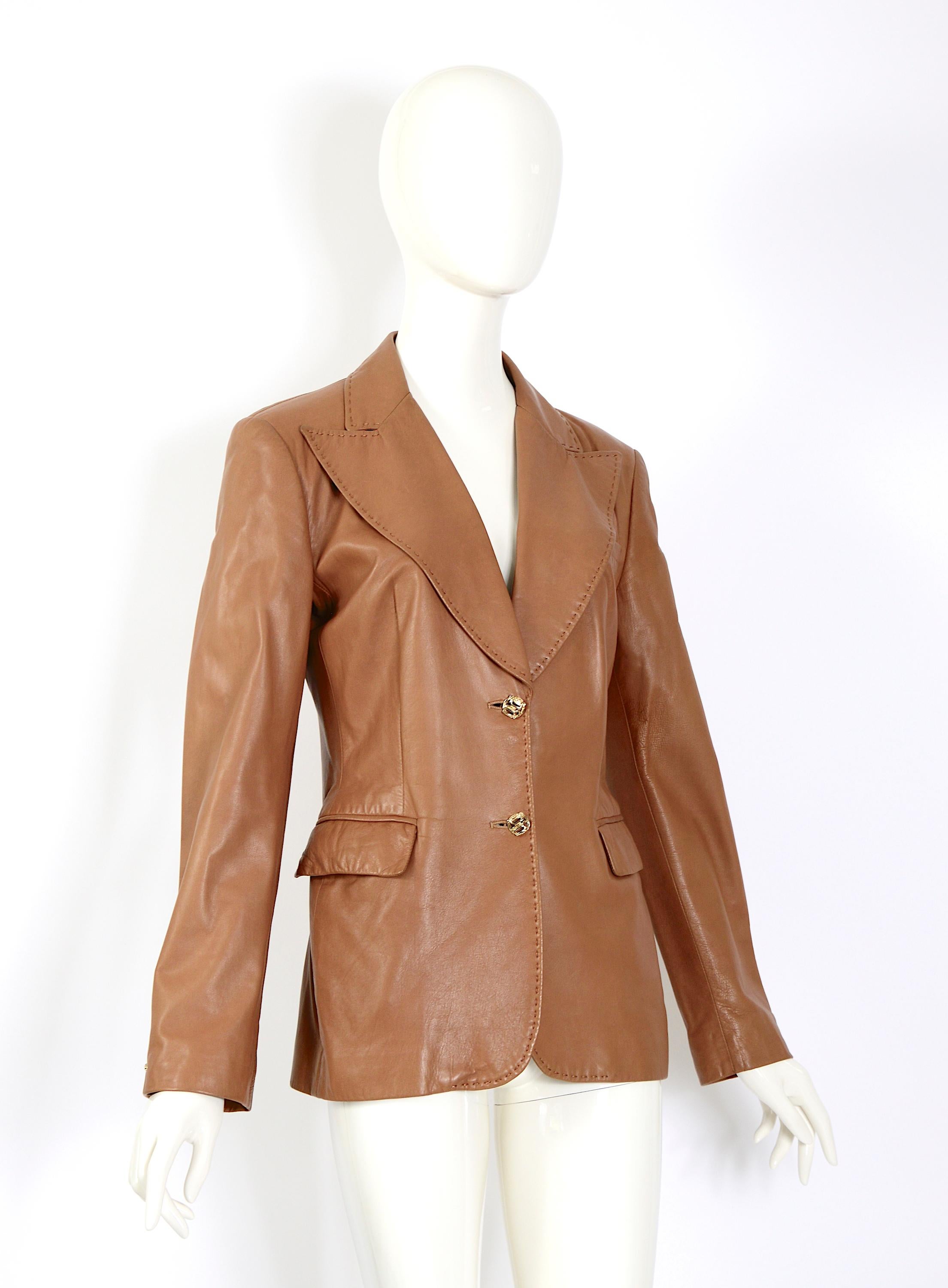 Vintage 1990s Gianni Versace timeless soft leather tailored jacket For Sale 3