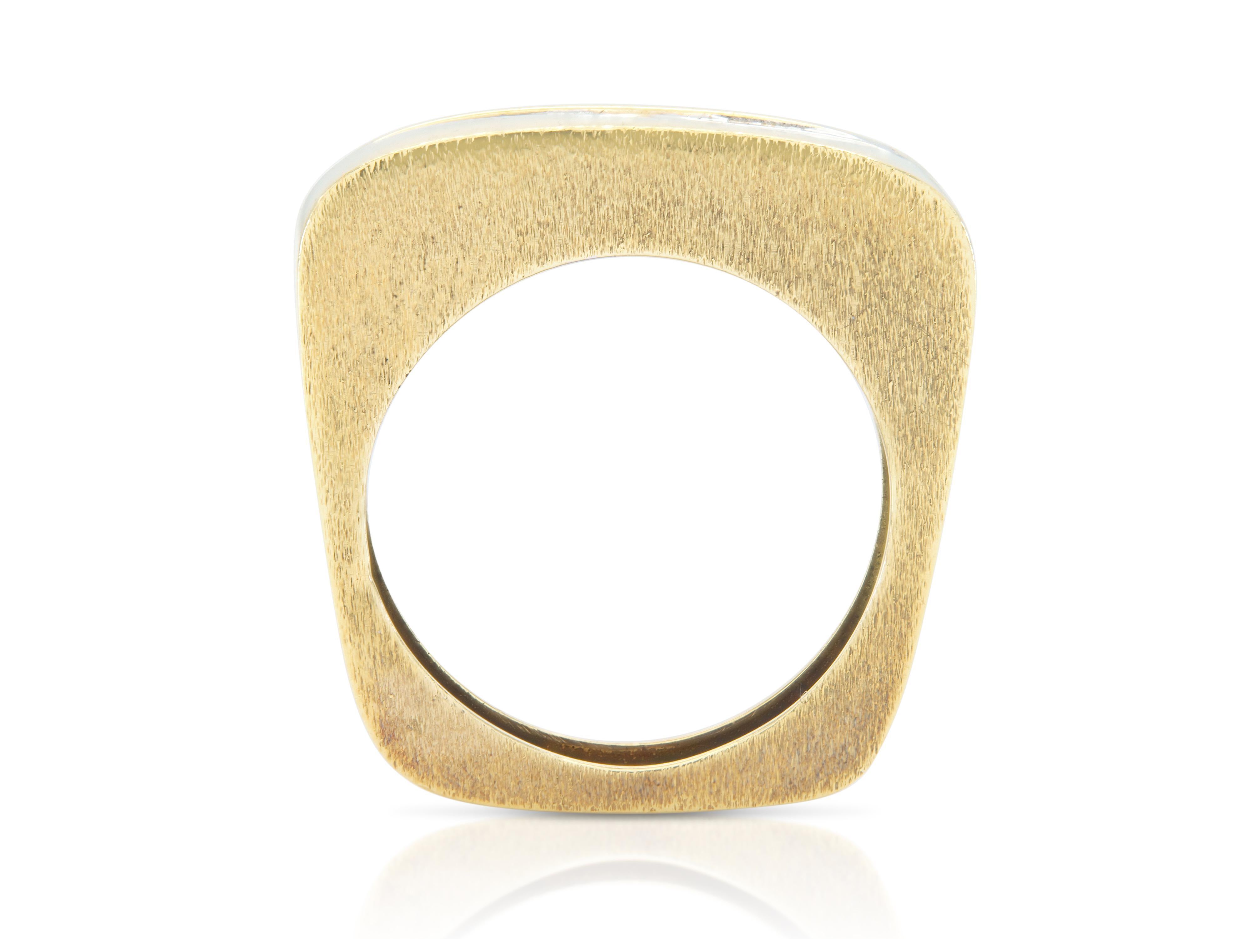 Vintage 1990s Gold Square Ring with Diamonds In condizioni buone in vendita a New York, NY