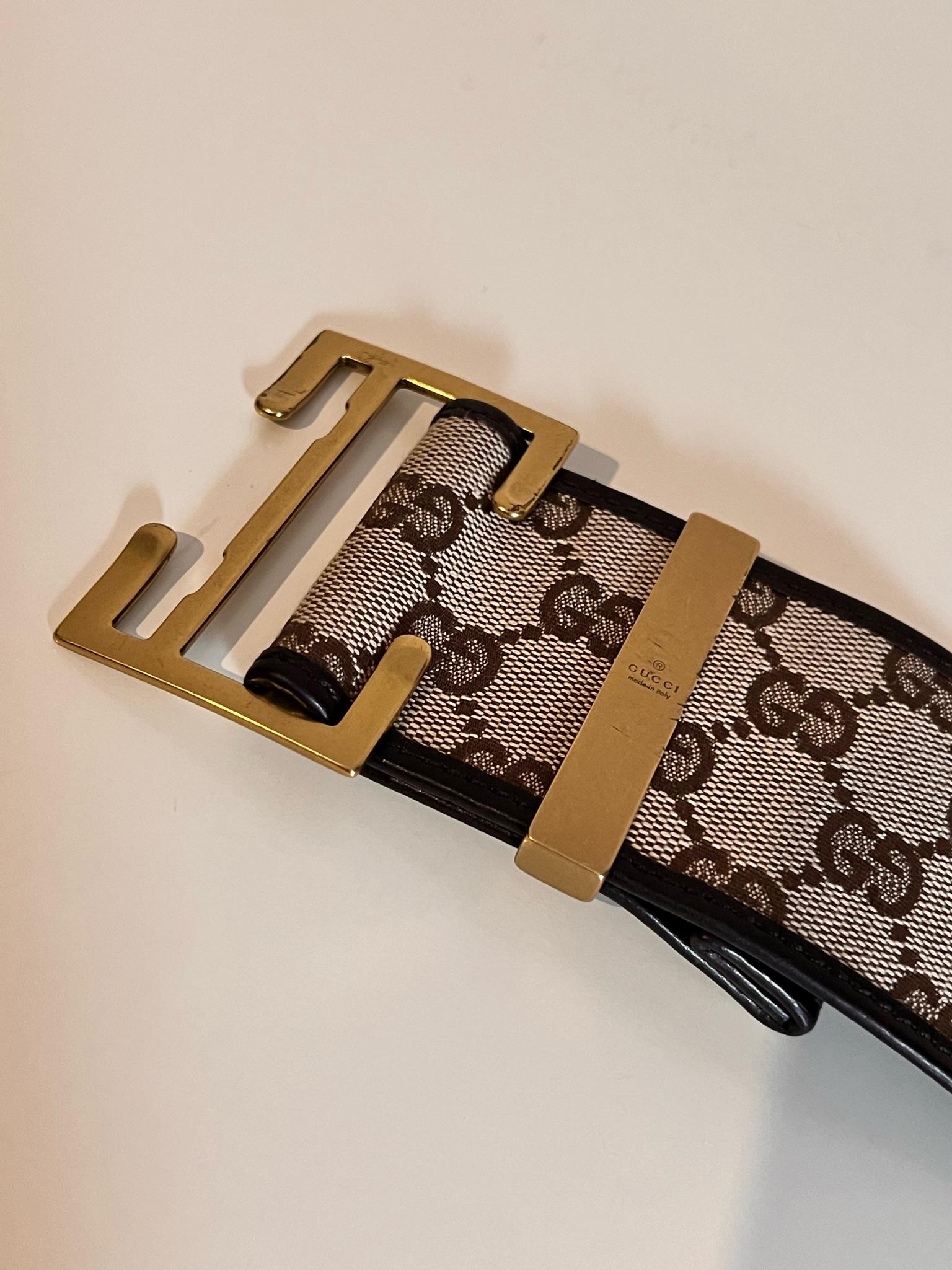 Vintage 1990’s GUCCI monogram GG canvas and leather belt with unique gold buckle In Fair Condition In COLLINGWOOD, AU