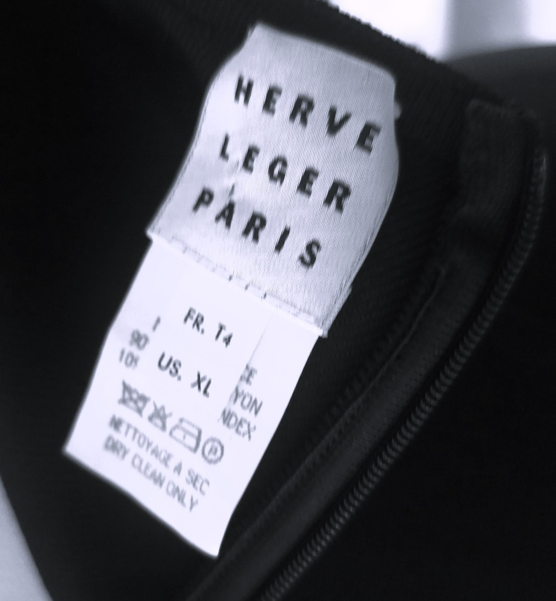 Vintage 1990 Herve Léger Robe bandage rayée noir et blanc en vente 3