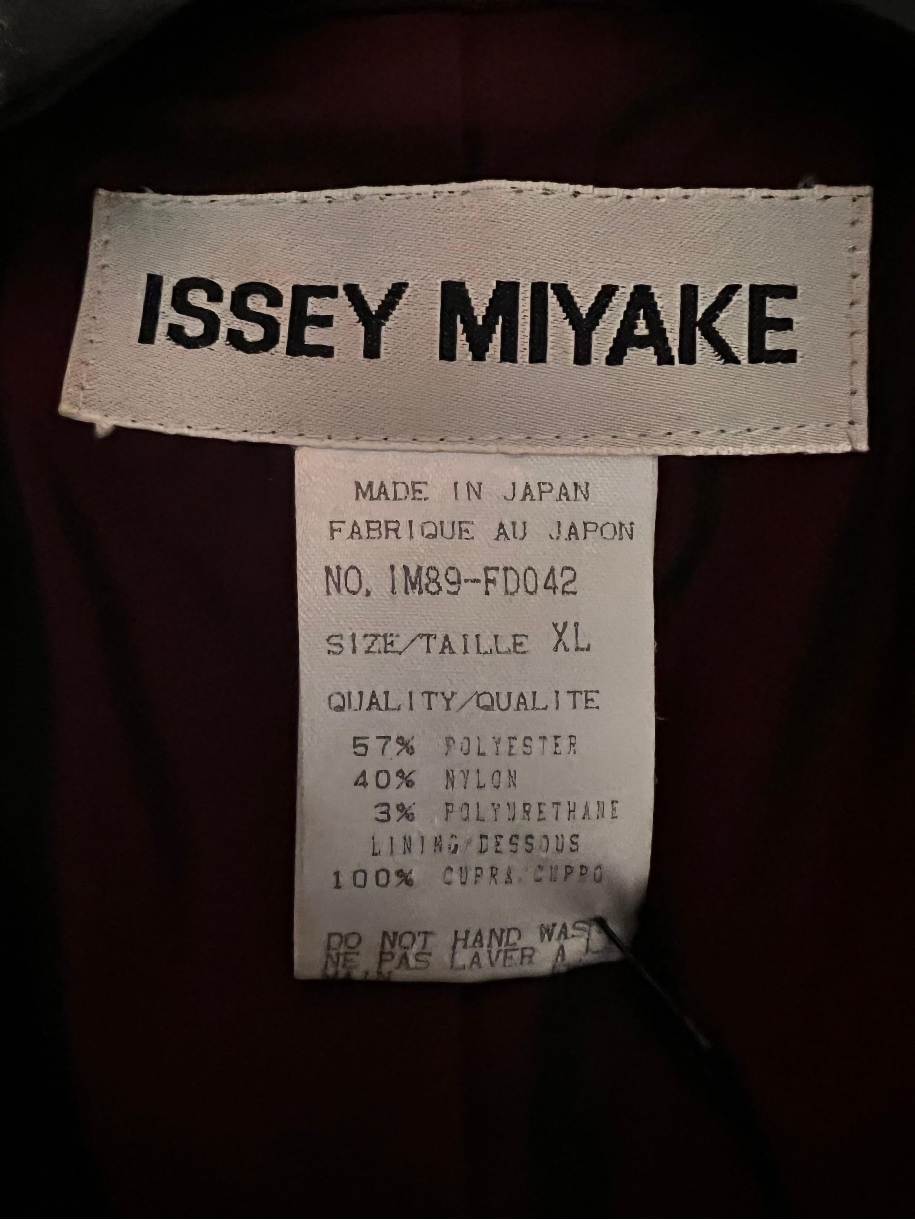 Vintage 1990’s Issey Miyake evening jacket in brown  For Sale 4
