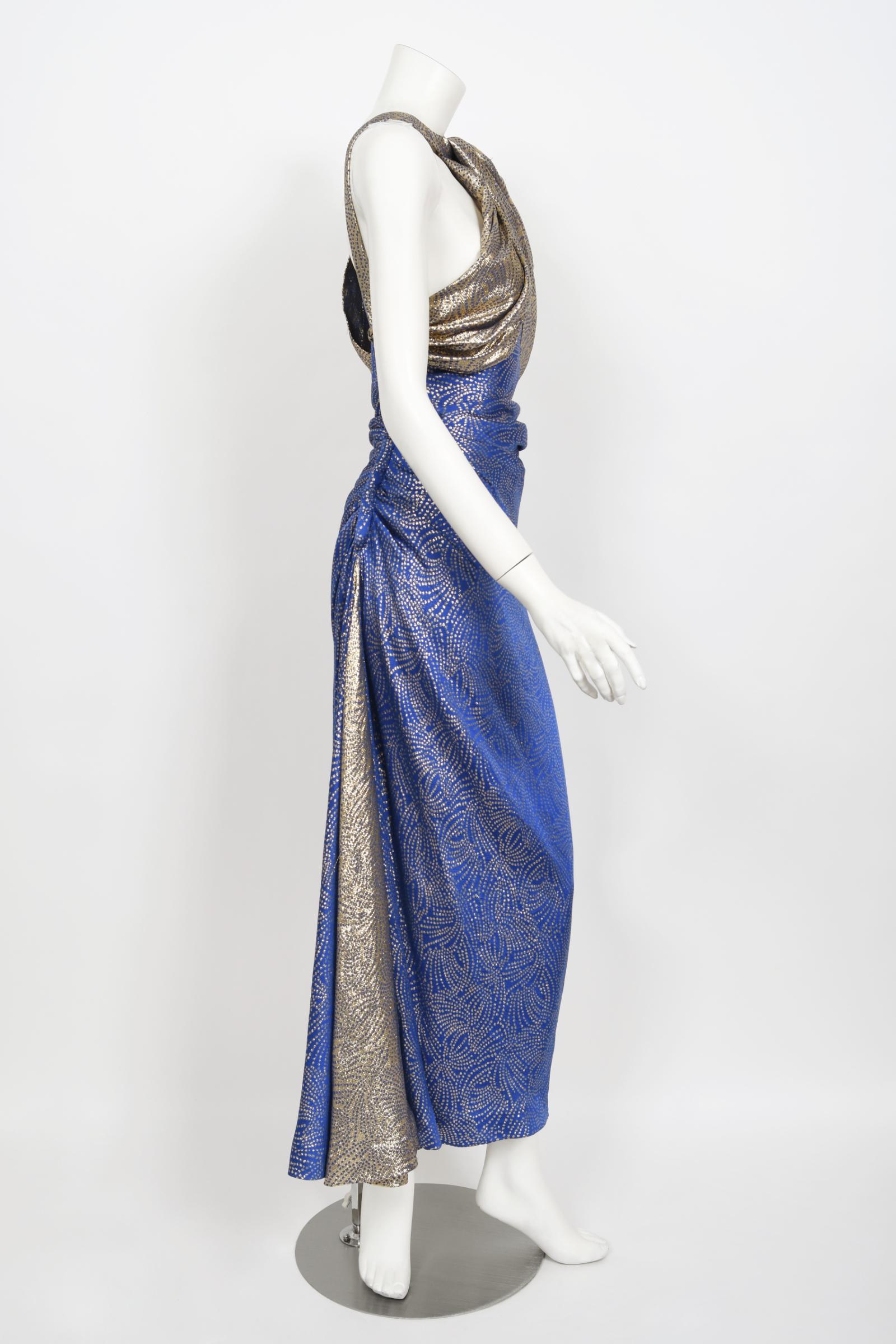 Robe asymétrique vintage en soie bleue métallisée coupée en biais Jacqueline de Ribes, années 1990 en vente 3