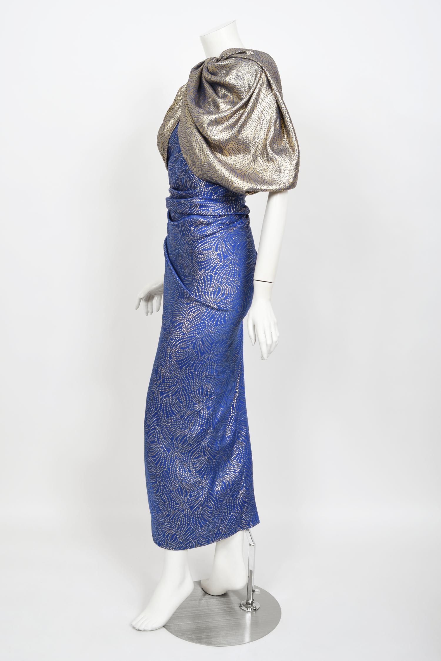 Robe asymétrique vintage en soie bleue métallisée coupée en biais Jacqueline de Ribes, années 1990 en vente 5
