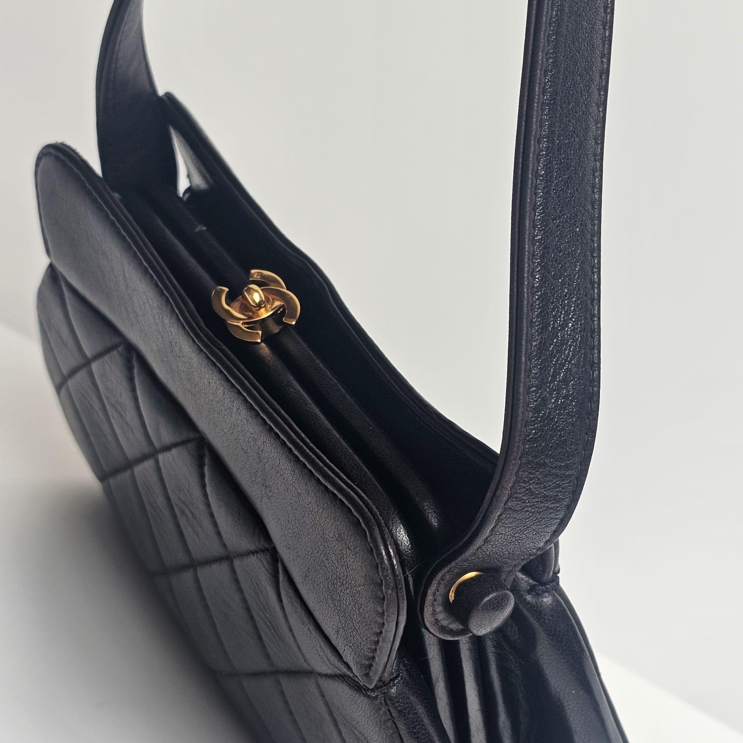 Black Vintage 1990s Kiss Lock Dark Brown Mini Lambskin Top Handle Purse For Sale