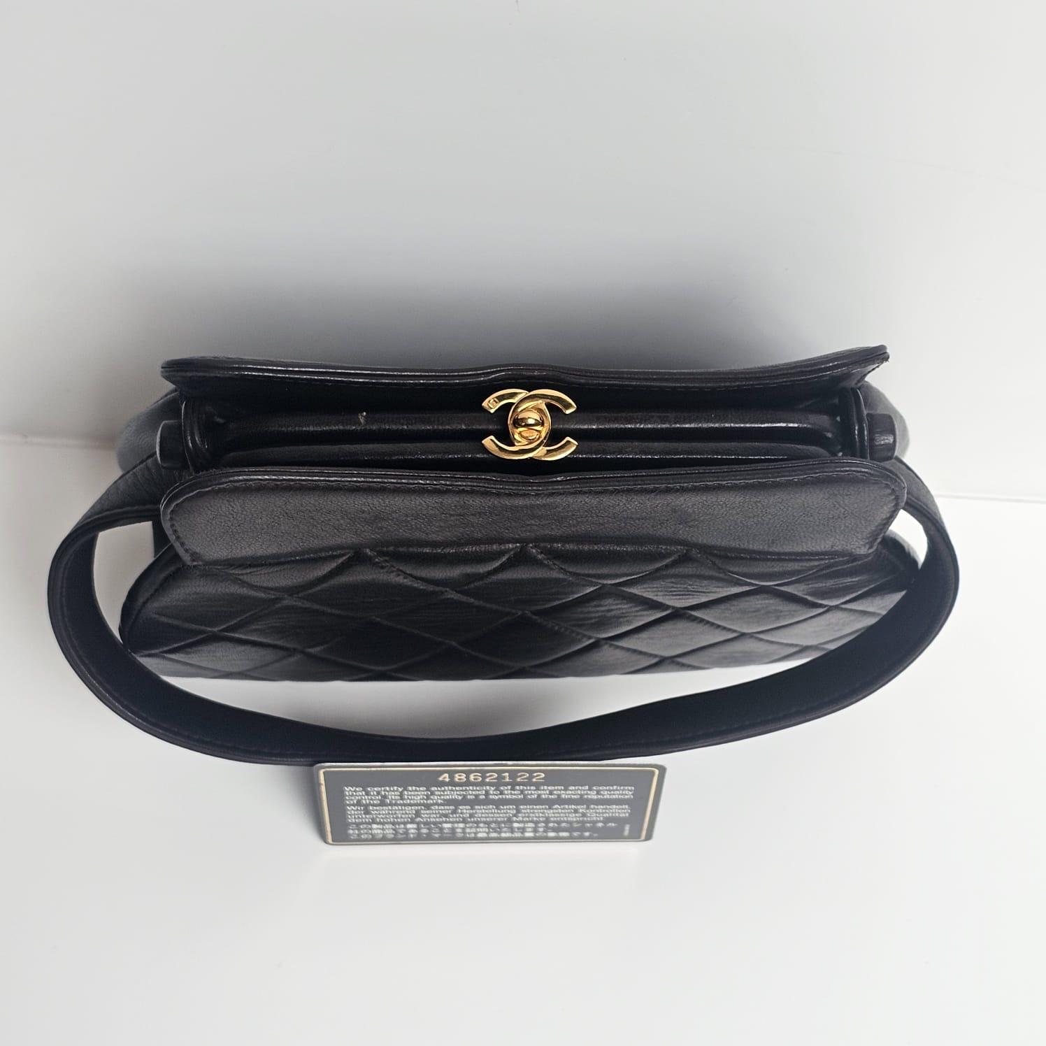 Vintage 1990s Kiss Lock Dark Brown Mini Lambskin Top Handle Purse For Sale 2