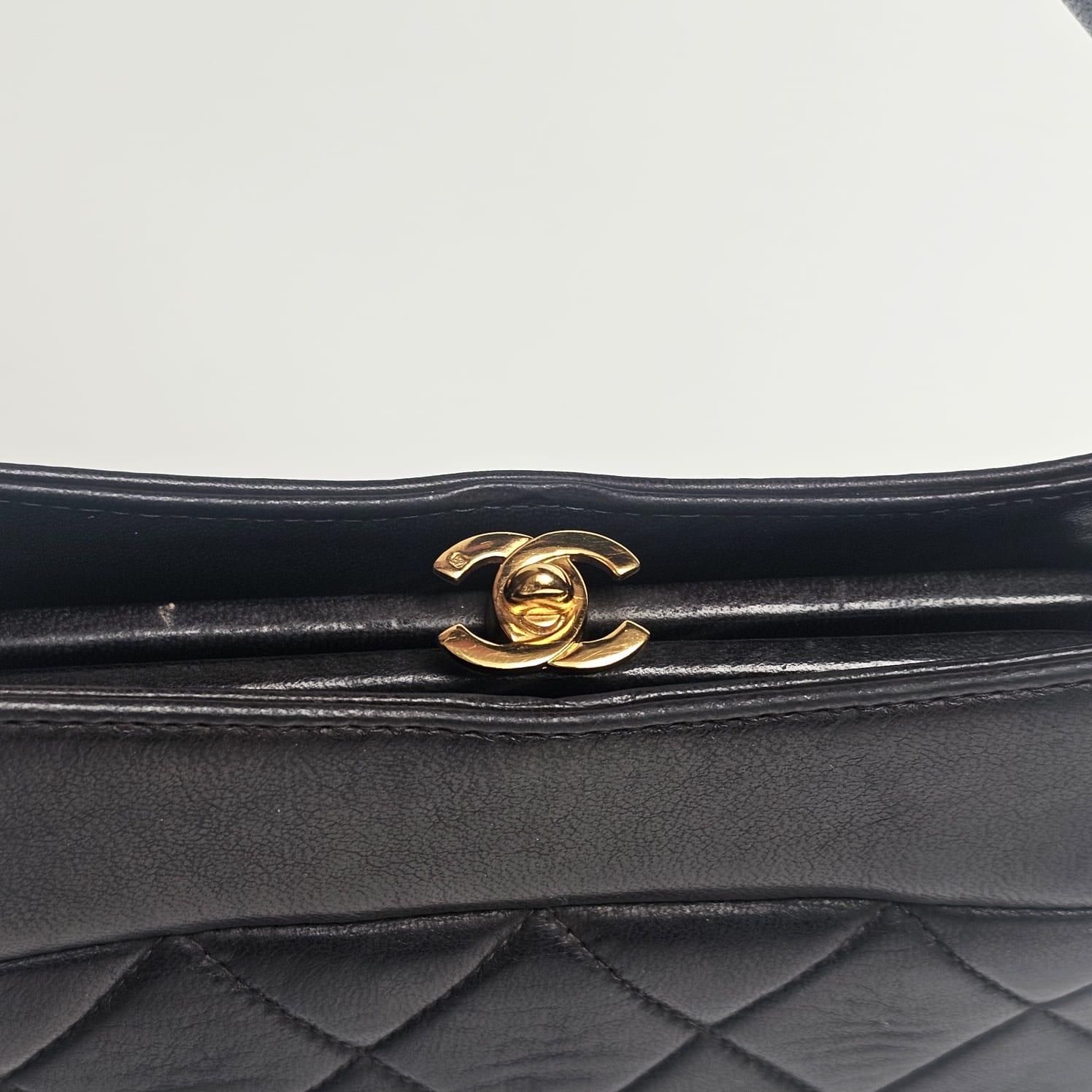Vintage 1990s Kiss Lock Dark Brown Mini Lambskin Top Handle Purse For Sale 3