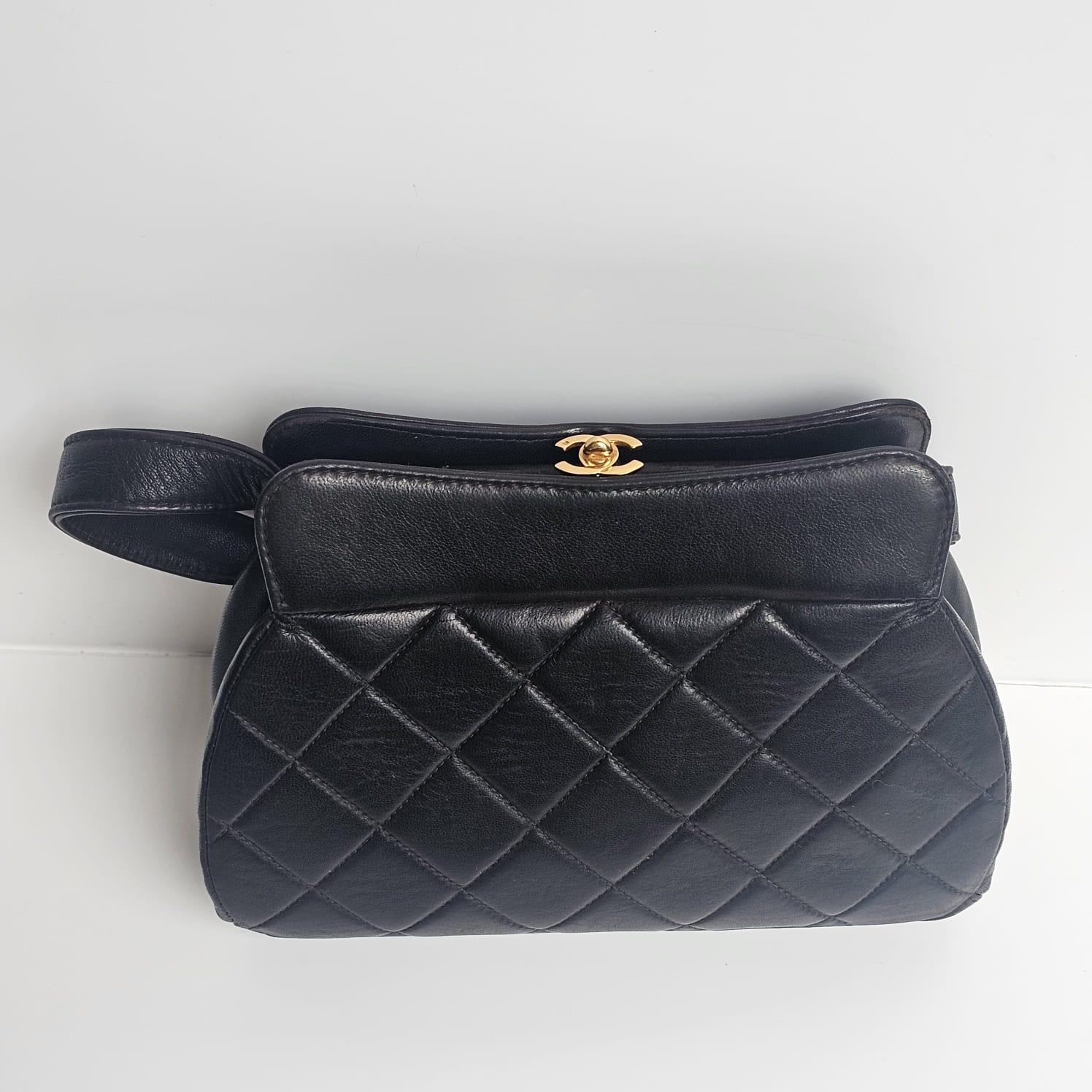 Vintage 1990s Kiss Lock Dark Brown Mini Lambskin Top Handle Purse For Sale 4