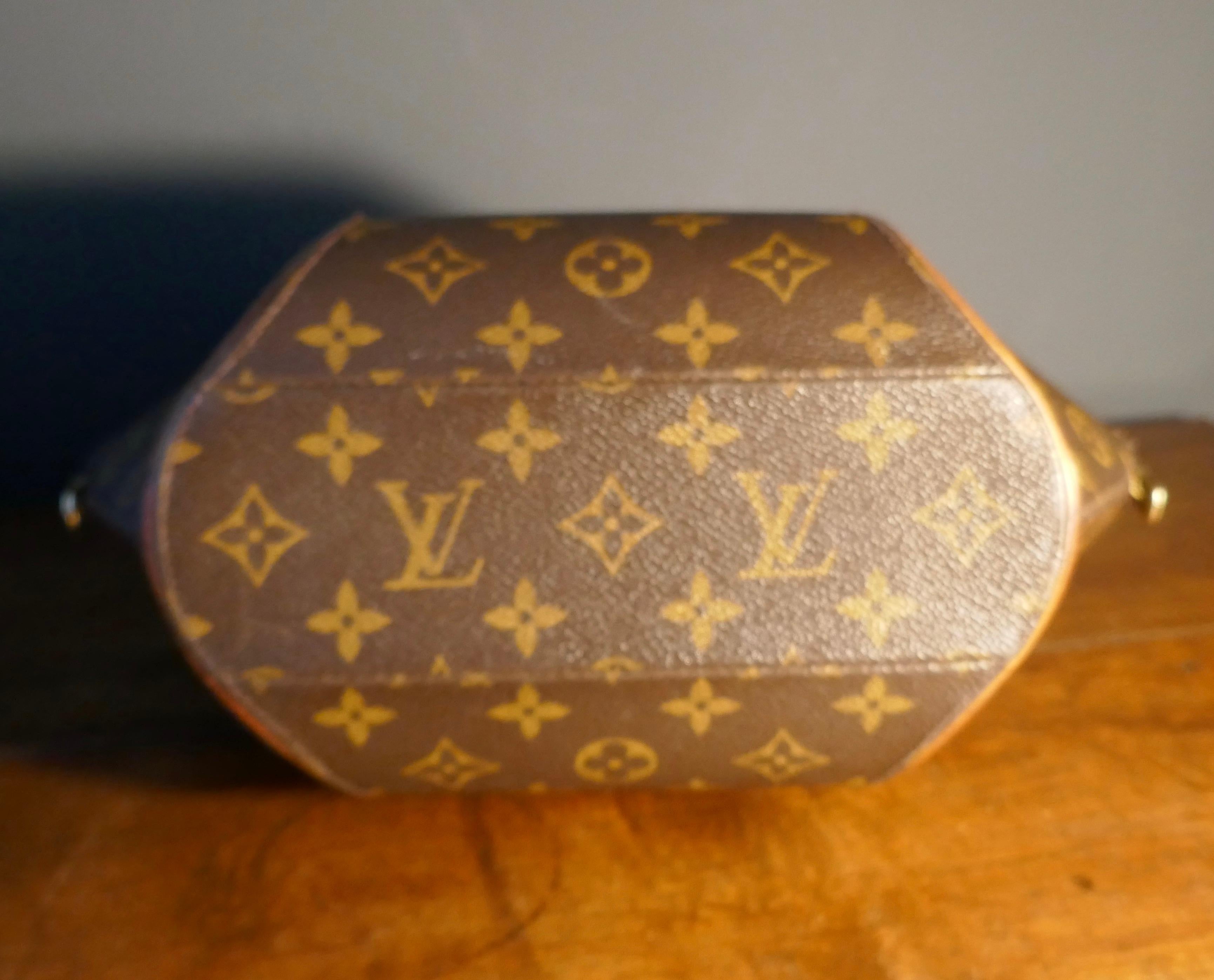 Vintage 1990s Louis Vuitton Ellispe MM Hand Bag 4