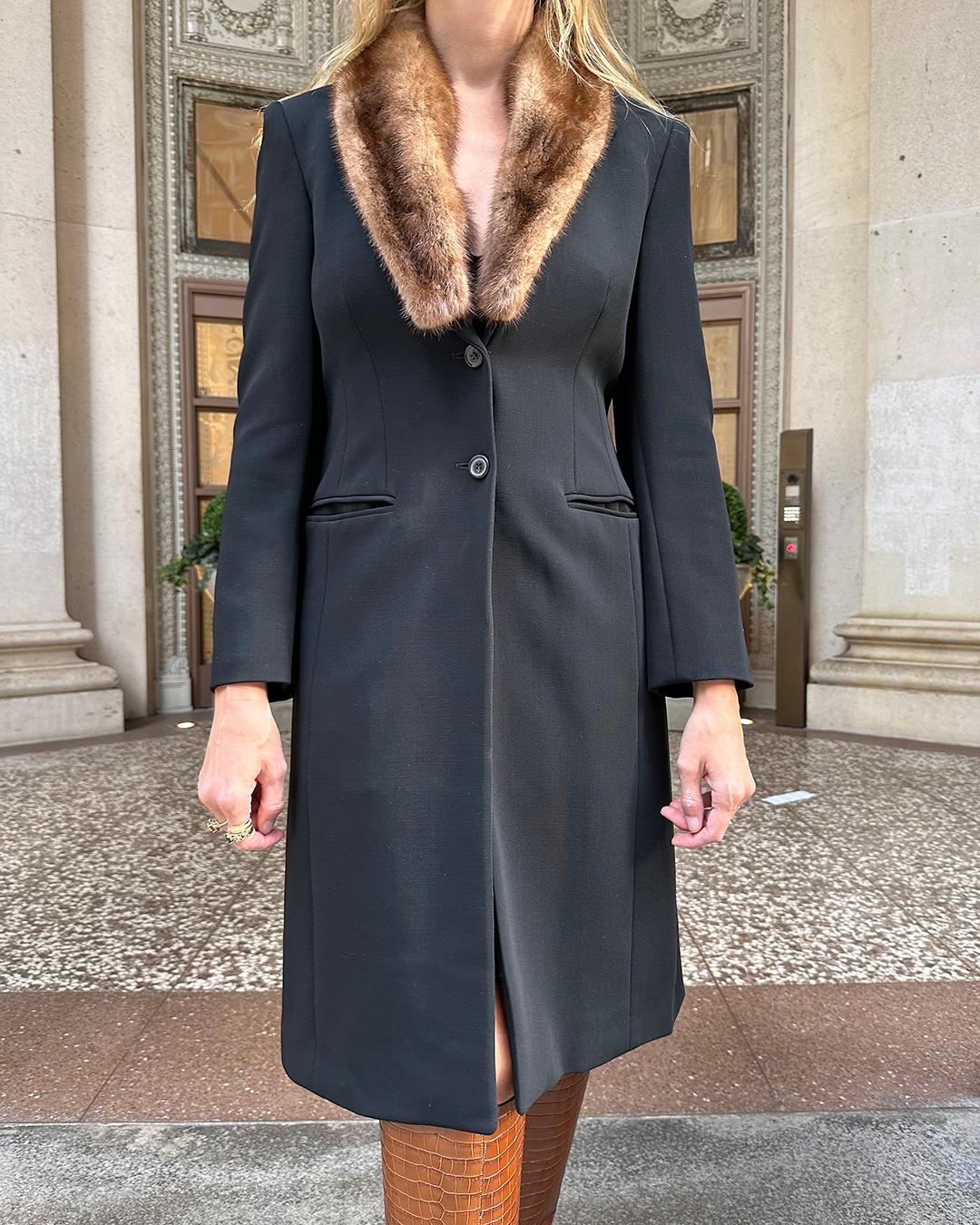 Vintage 1990s Michael Kors Virgin Wool Coat with Mink Trim In Excellent Condition For Sale In New York, NY