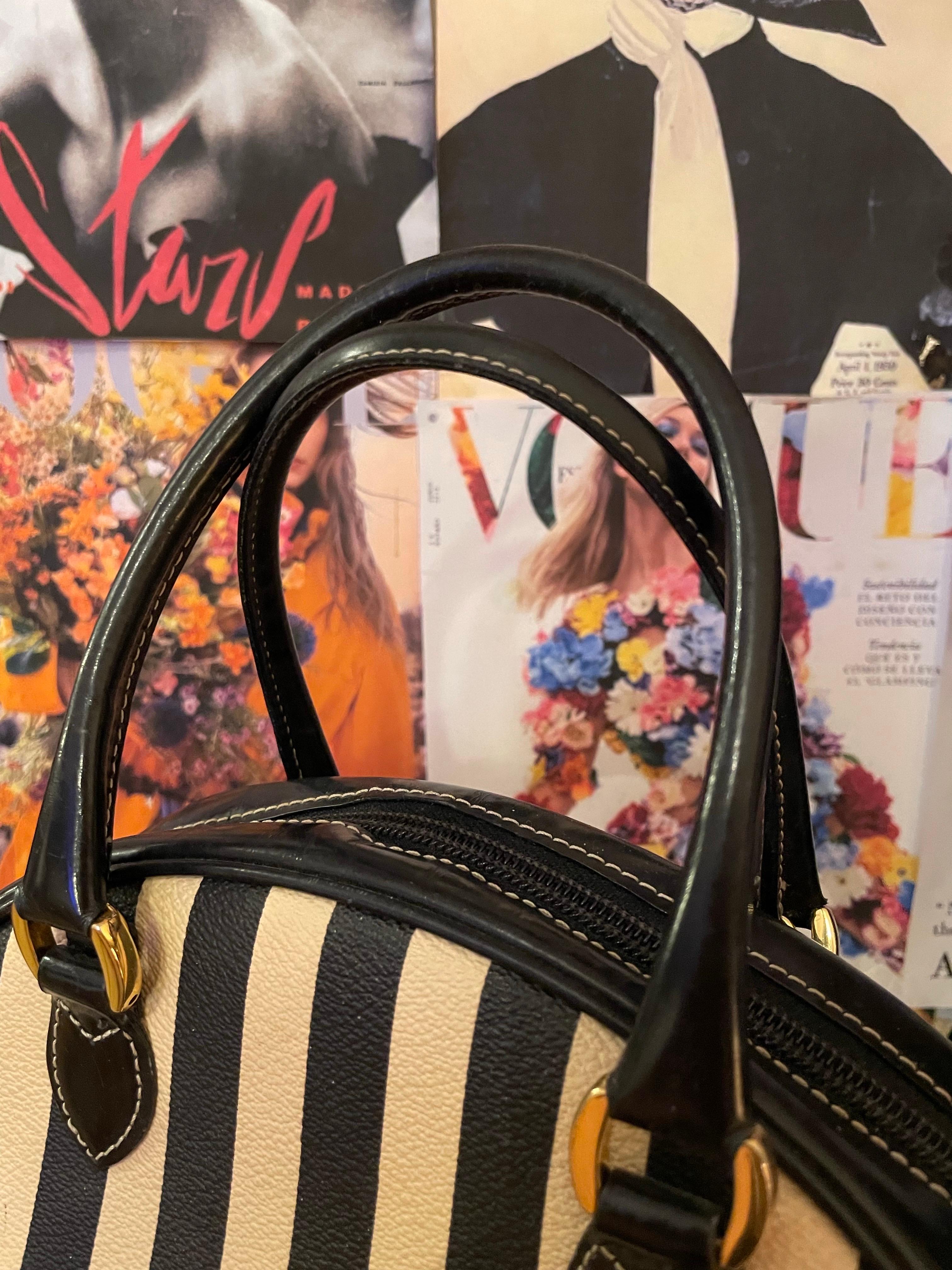 Vintage 1990s Moschino by redwall bowling bag For Sale 5