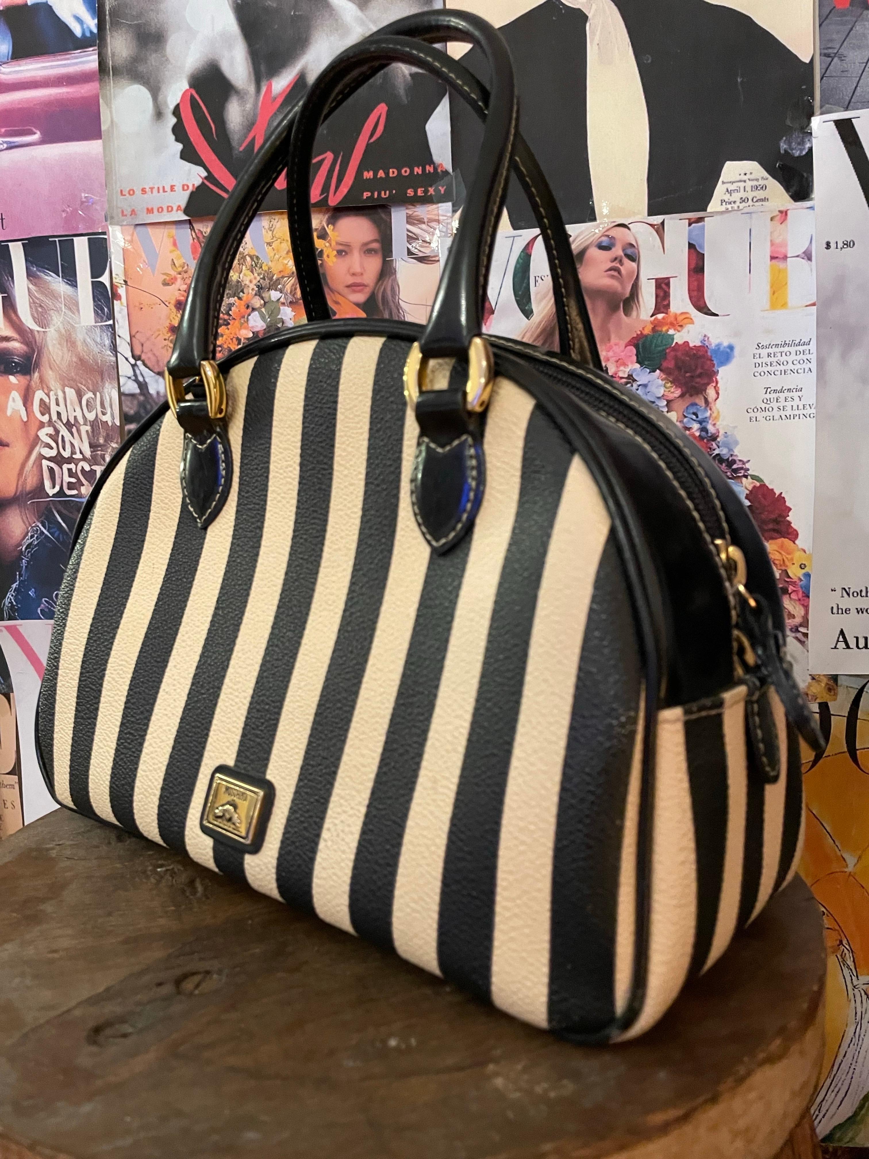 Vintage 1990s Moschino by redwall bowling bag For Sale 6