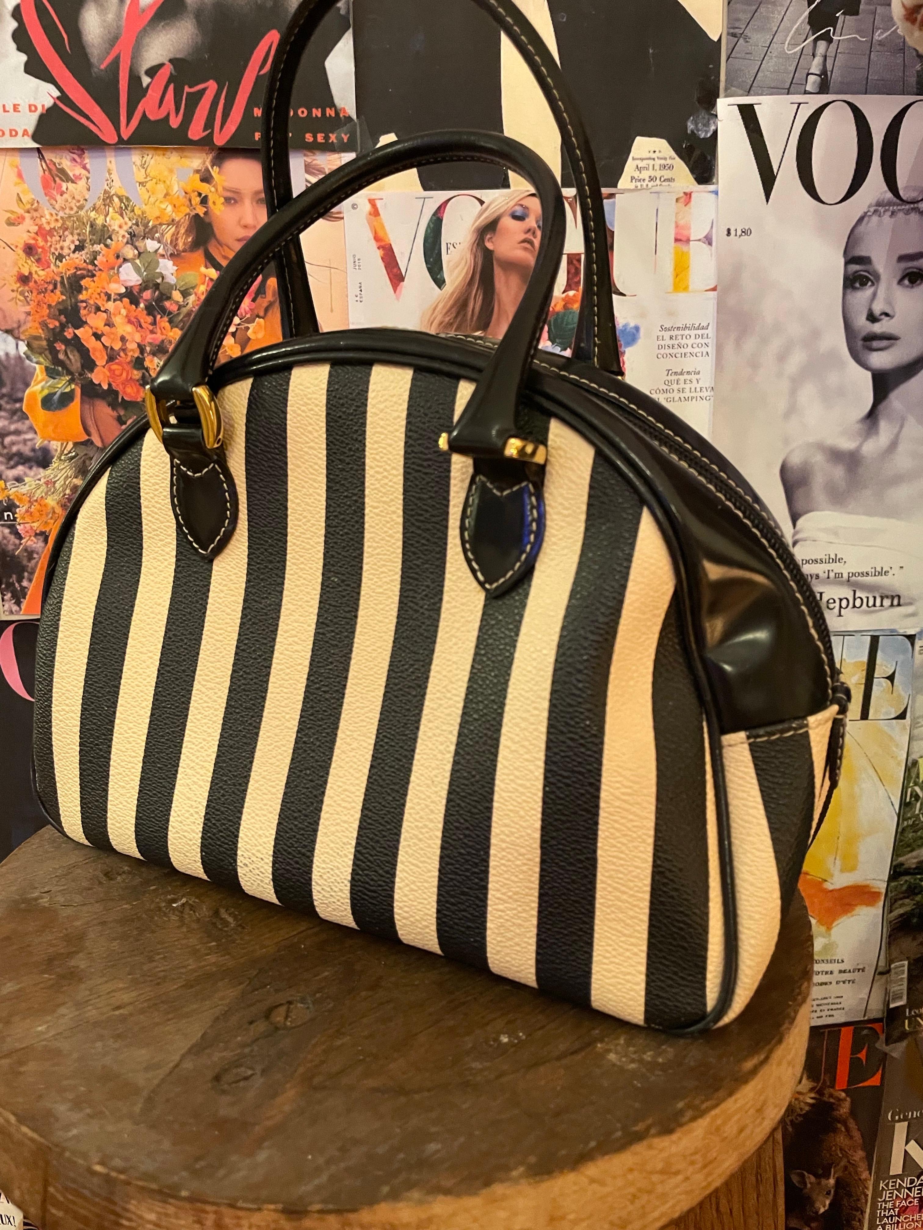 Vintage 1990s Moschino by redwall bowling bag For Sale 7