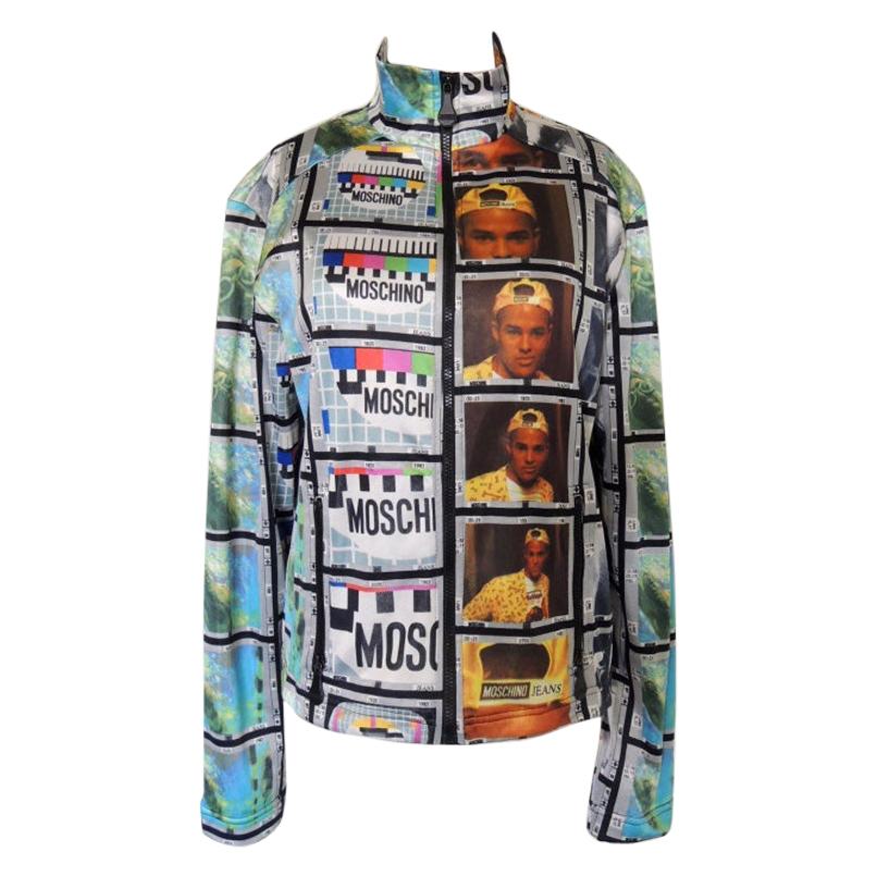 Veste de survêtement vintage Moschino Moving Images des années 1990 en vente