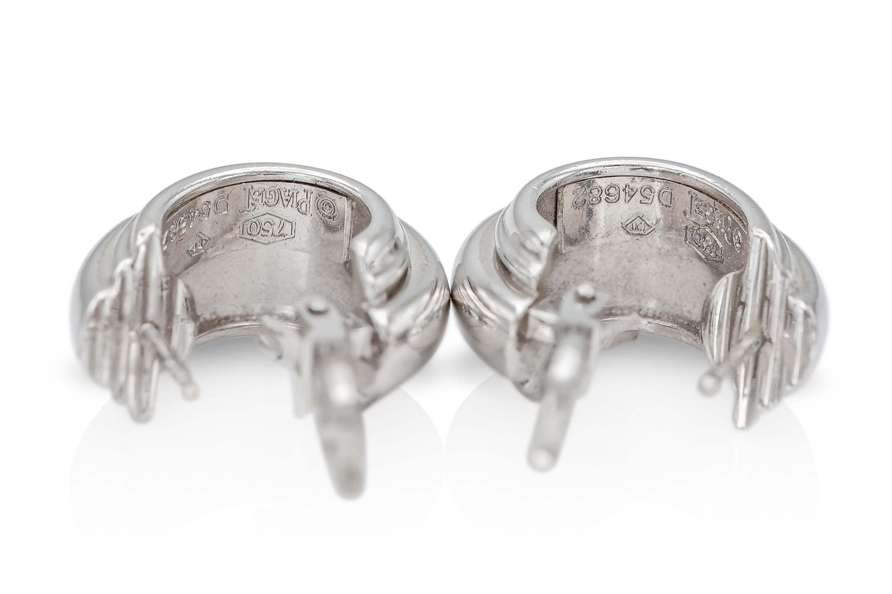 Vintage 1990s Piaget Huggie Earrings with Diamond In Good Condition For Sale In New York, NY