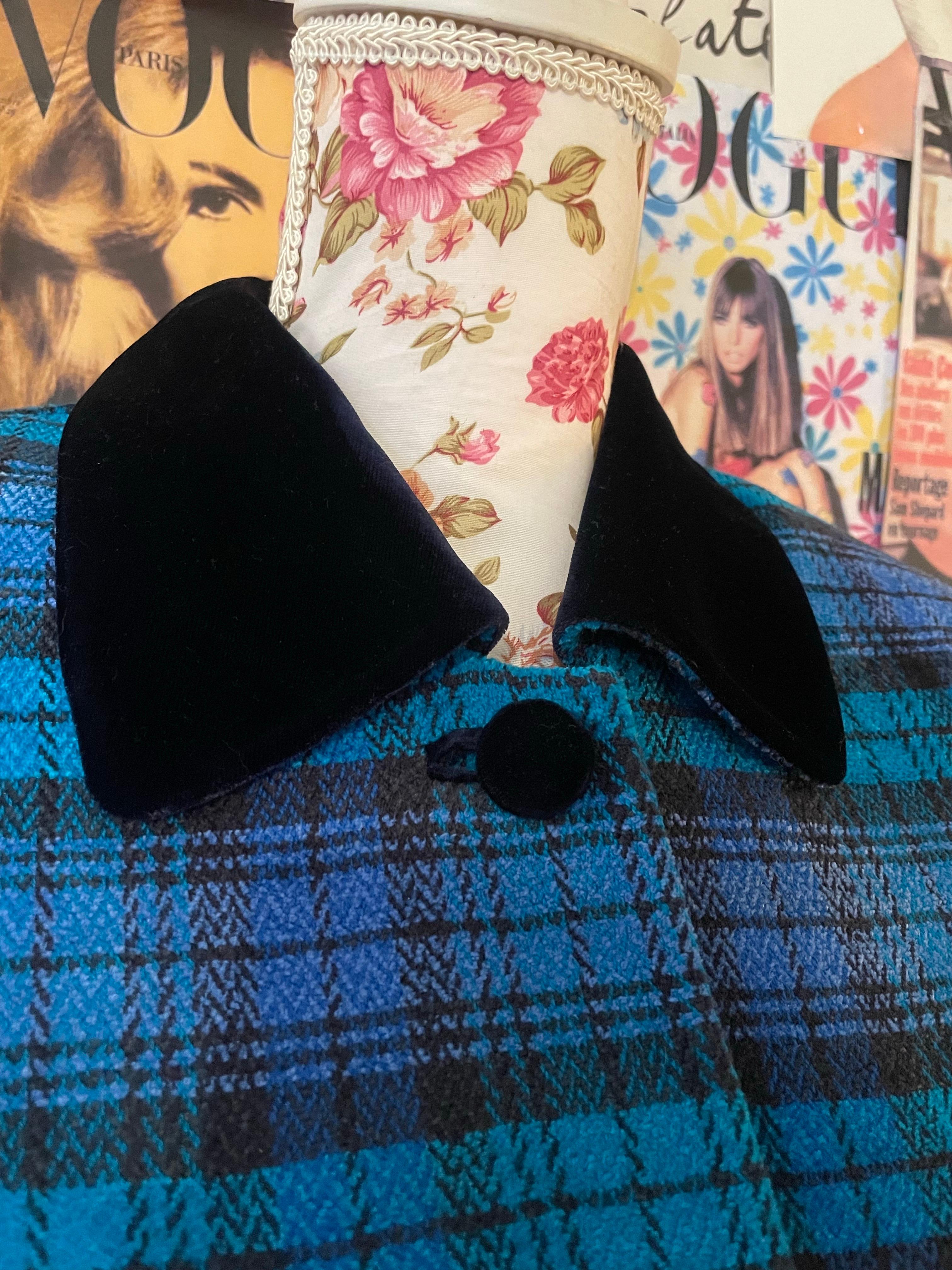 Blue Vintage 1990s plaid blazer jacket LAURÈL by ESCADA For Sale