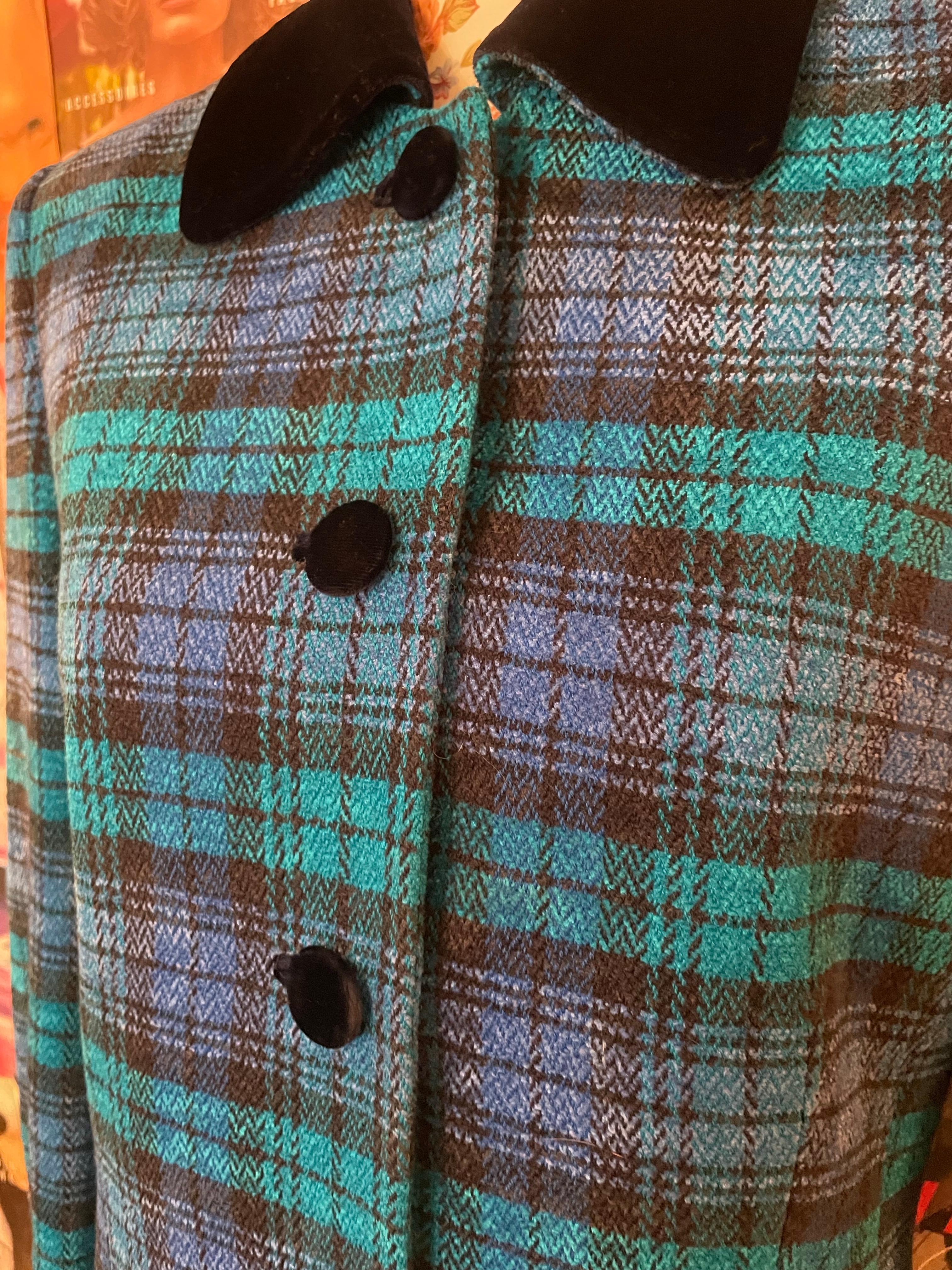 Women's Vintage 1990s plaid blazer jacket LAURÈL by ESCADA For Sale