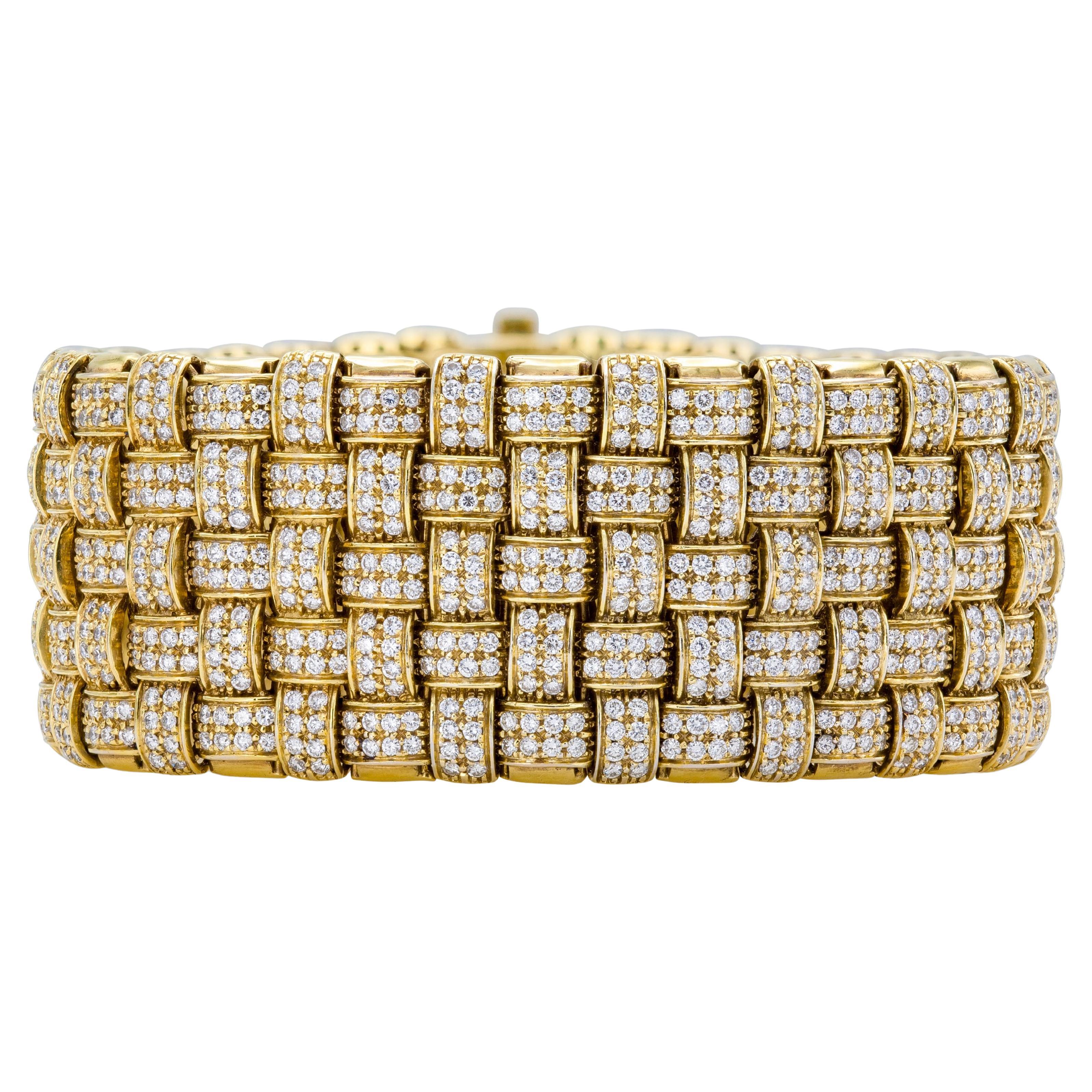 Vintage 1990s Roberto Coin Appassionata Gold Bracelet with Diamonds