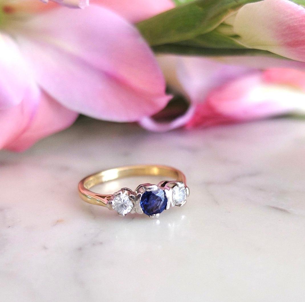 Victorian Vintage 1990s Sapphire and Diamond 18 Carat Gold Ring For Sale