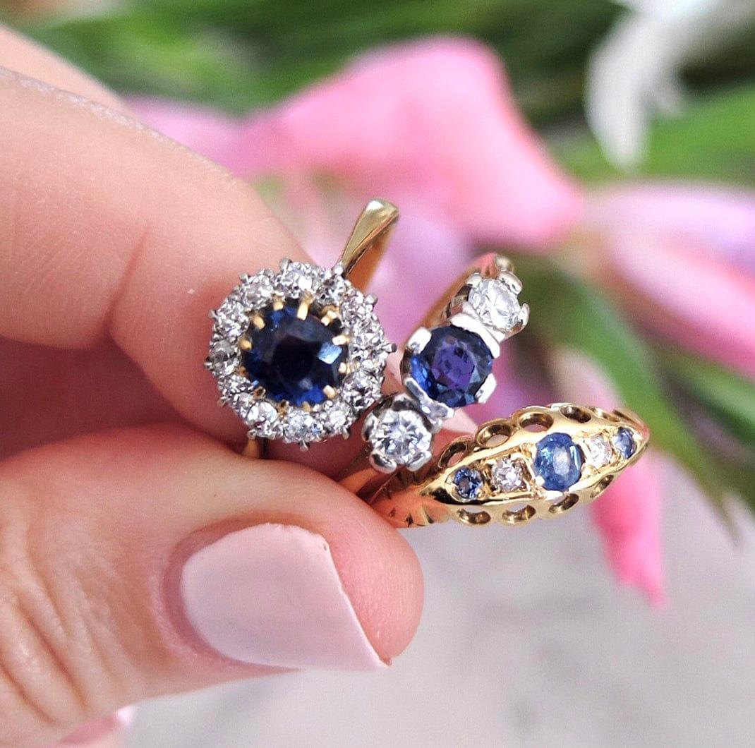 Brilliant Cut Vintage 1990s Sapphire and Diamond 18 Carat Gold Ring For Sale