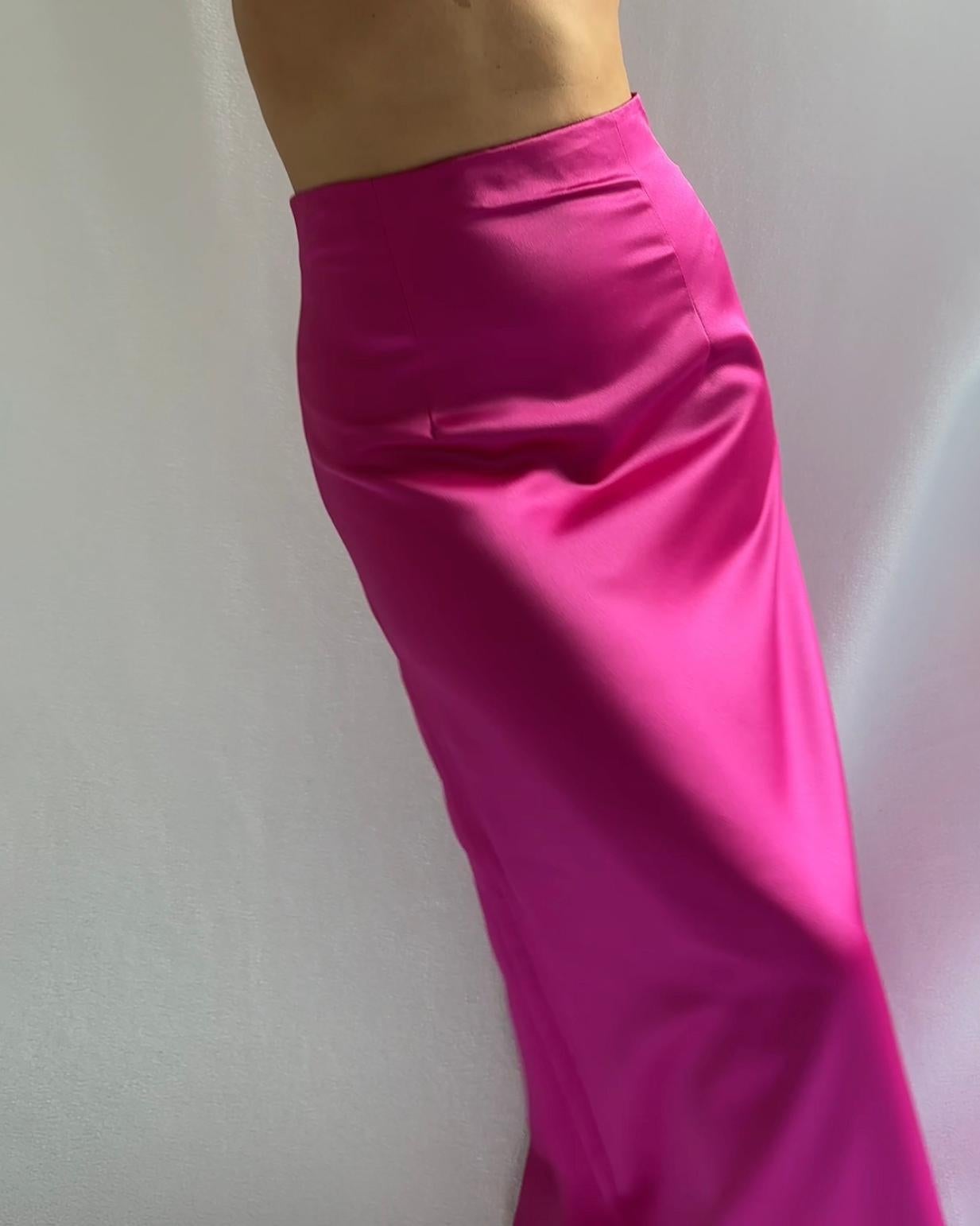 VINTAGE 1990s SATIN COLUMN SKIRT In Excellent Condition In New York, NY
