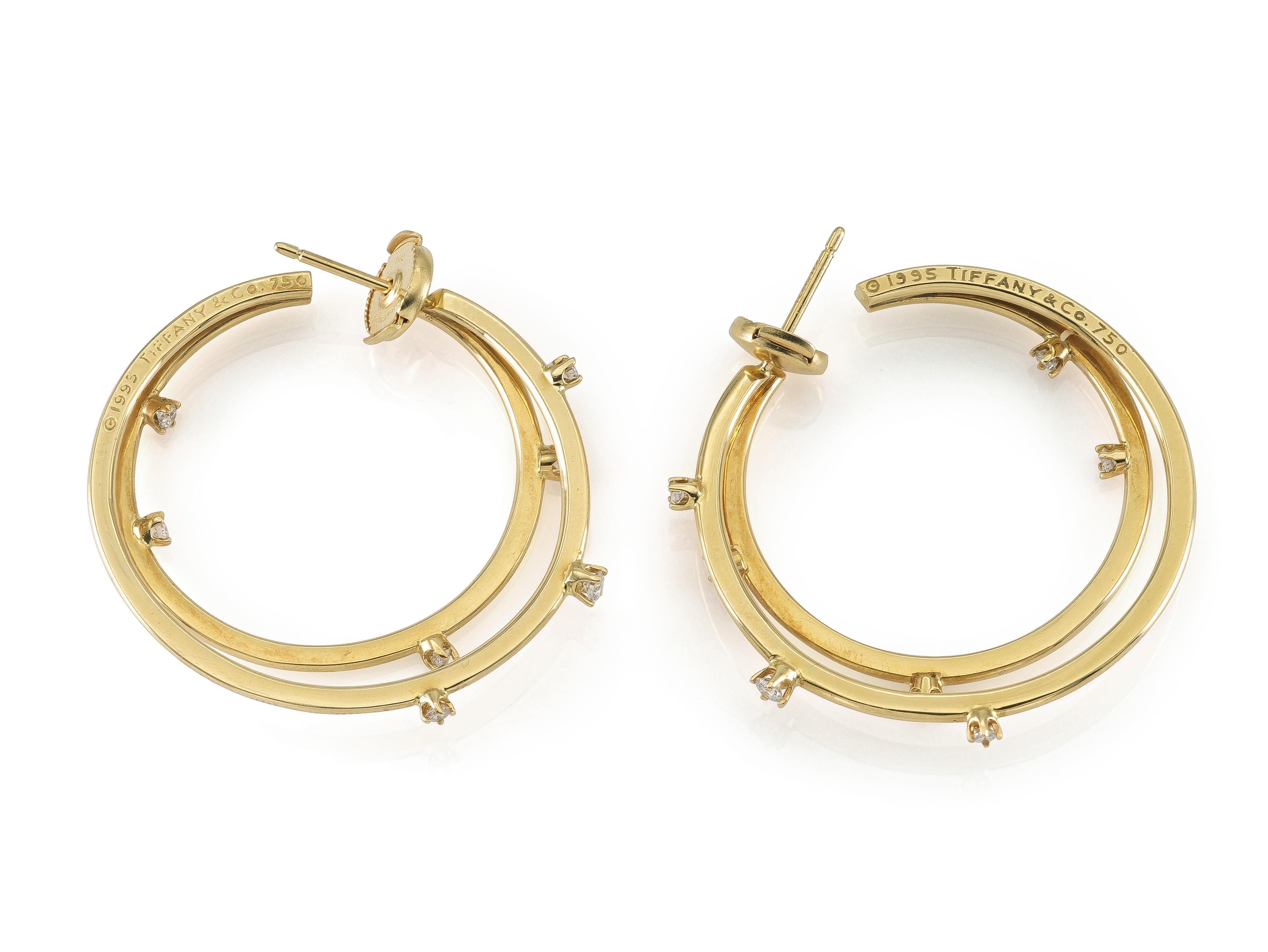 Vintage 1990er Jahre Tiffany & Co. Goldene Doppelringohrringe mit Diamanten im Zustand „Gut“ im Angebot in New York, NY