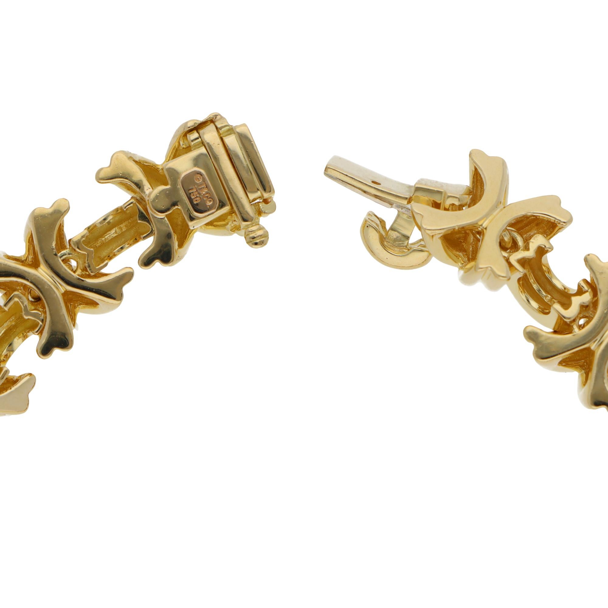 Vintage 1990s Tiffany & Co. Signature X Bracelet in Yellow Gold In Excellent Condition For Sale In London, GB