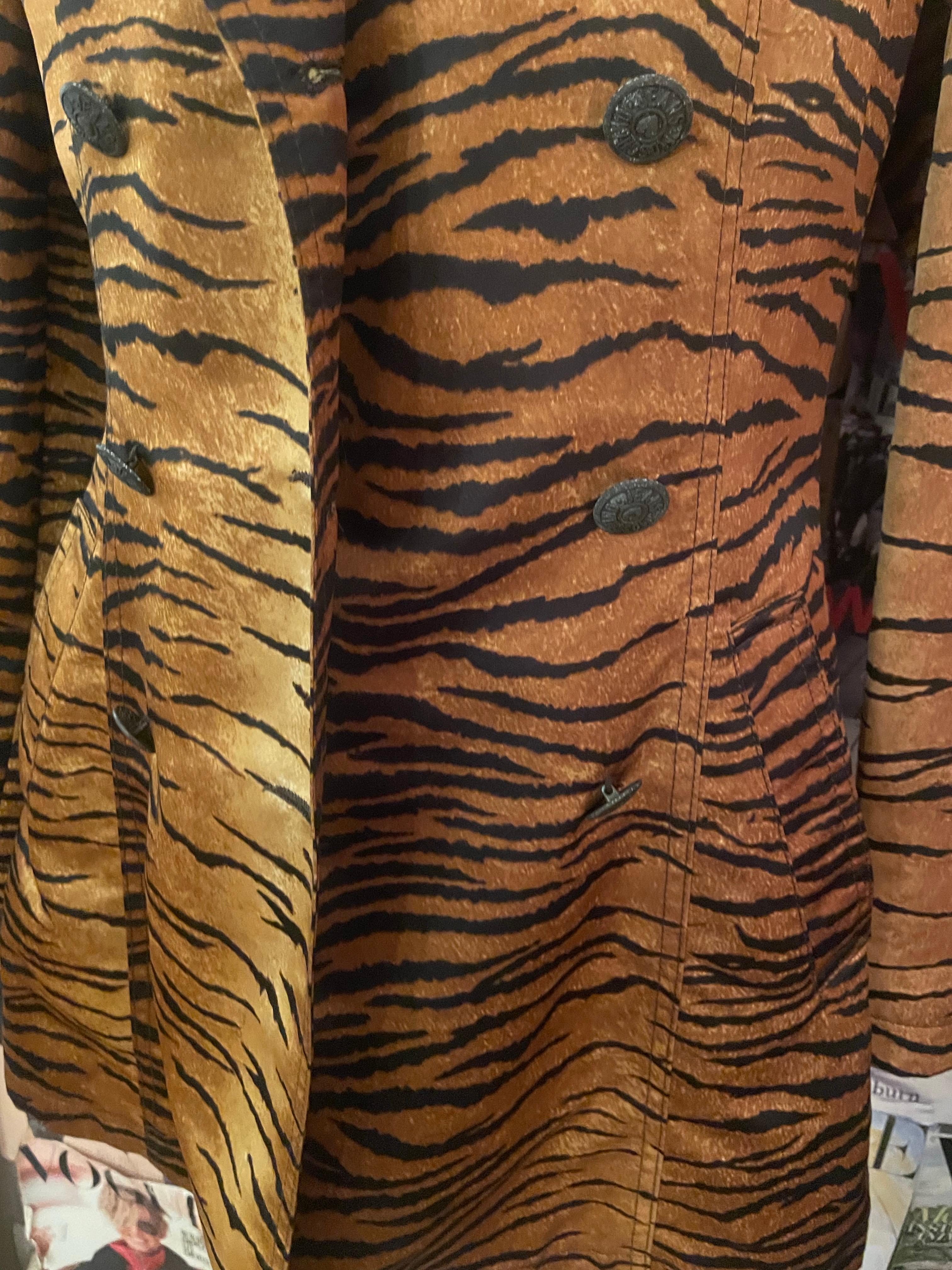 Vintage 1990s tiger print trench coat  Moschino Jeans 3