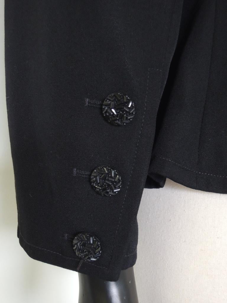 Vintage 1990s Yves Saint Laurent Rive Form Fitting Black Wool Jacket For Sale 1
