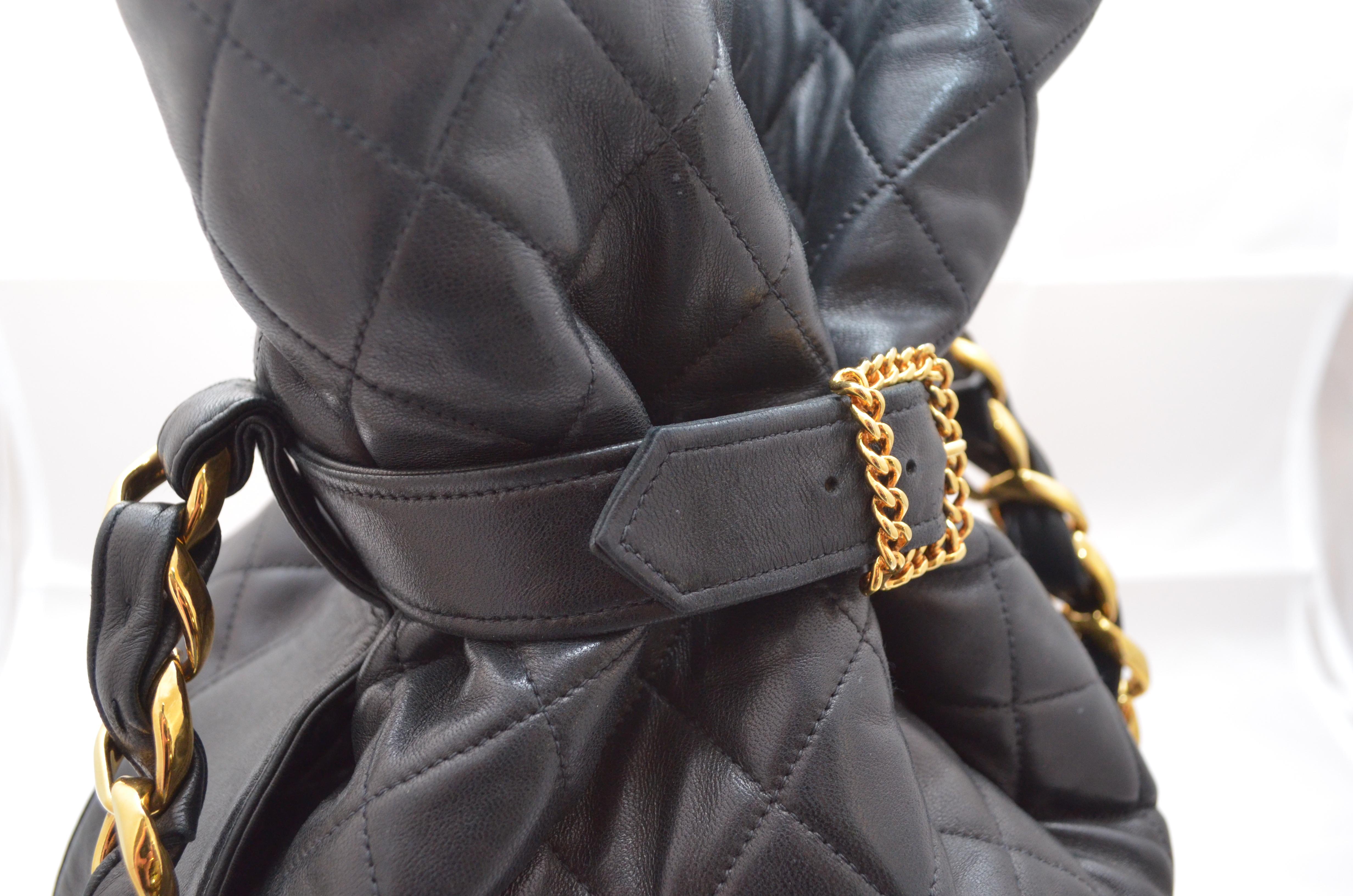 Vintage 1991-94 Chanel Quilted Leather Tote with Chain Handle In Good Condition In Carmel, CA