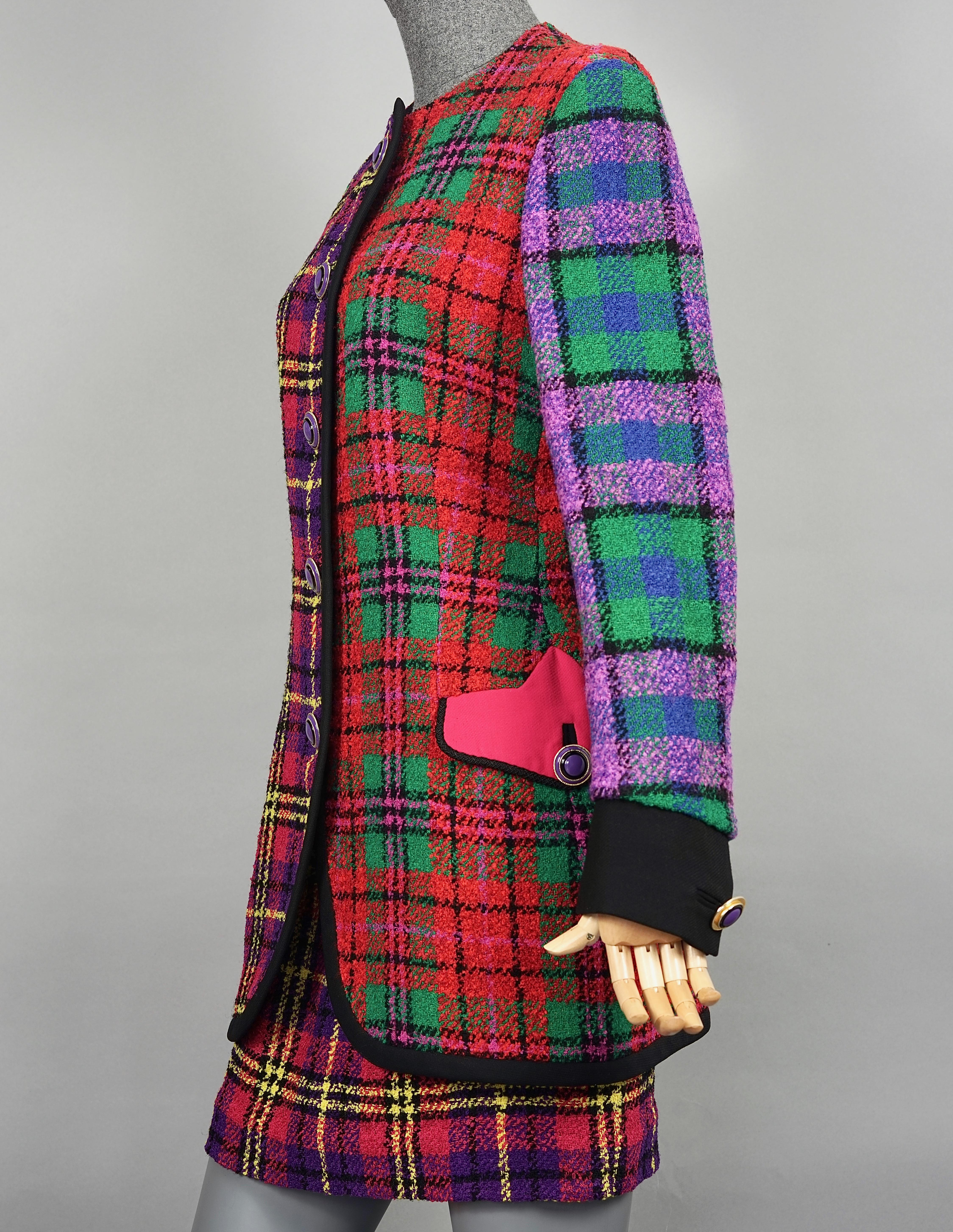 Vintage 1991 A/W GIANNI VERSACE Couture Plaid Tartan Patchwork Jacket Skirt Suit In Excellent Condition For Sale In Kingersheim, Alsace